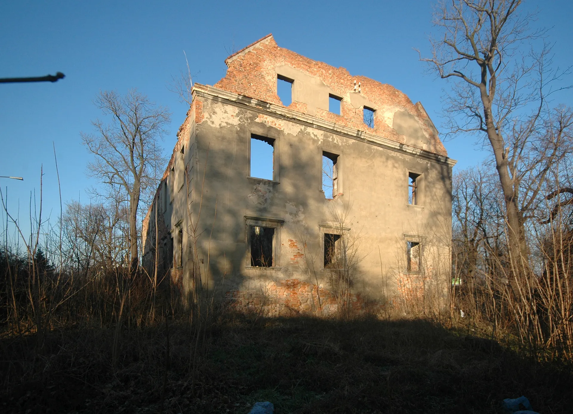 Photo showing: Pałac (ruina) i spichlerz
Grębocice, Grębocice