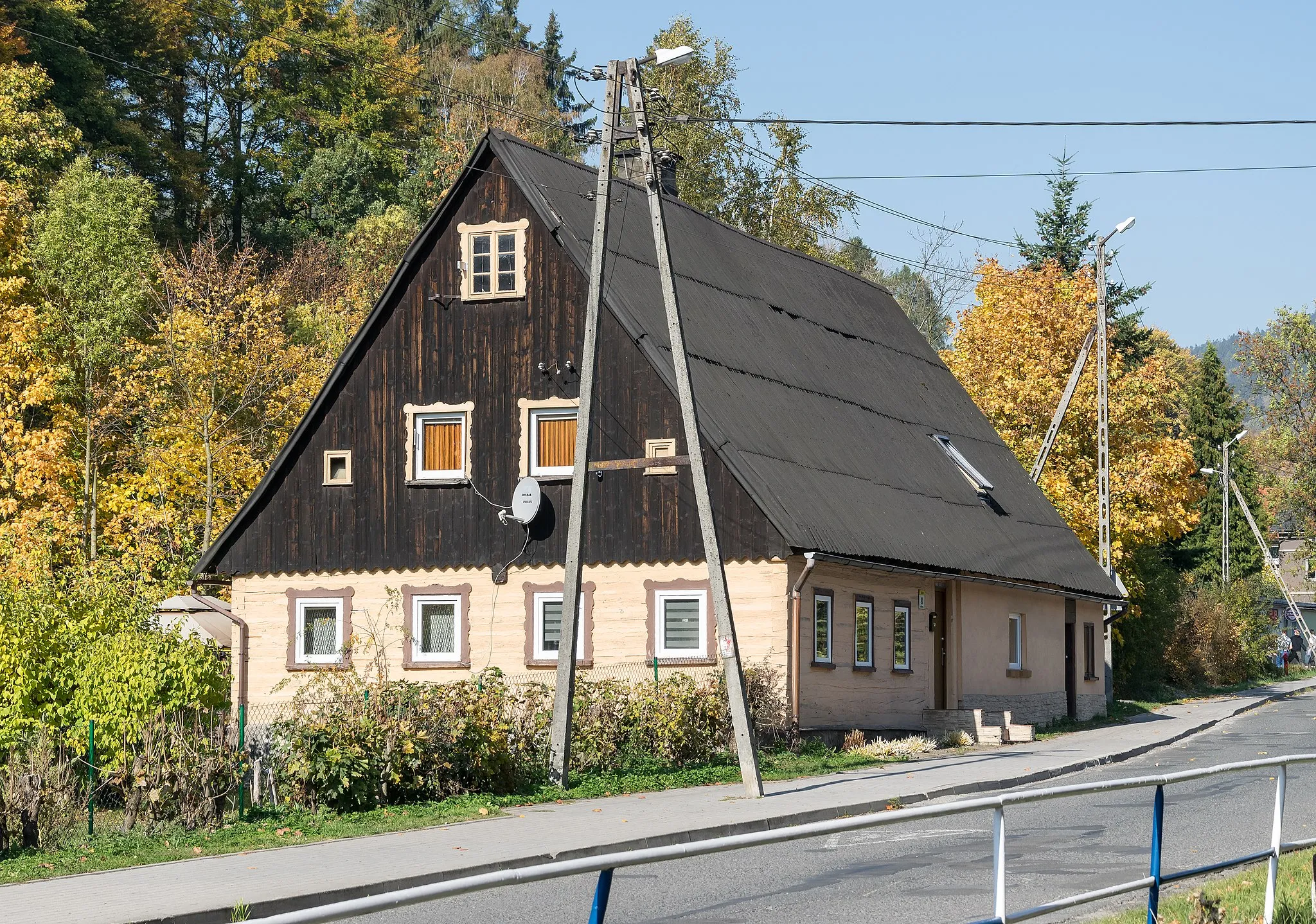 Photo showing: 90 Główna Street in Jugów