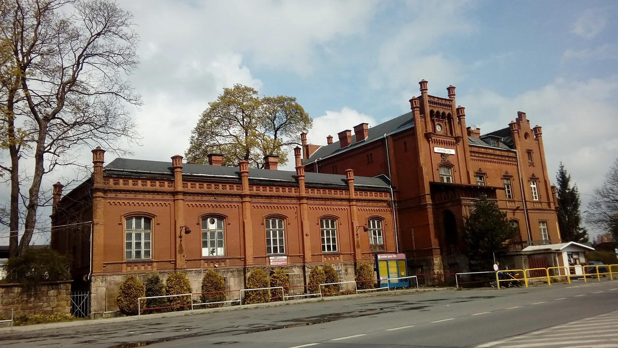 Photo showing: Dworzec kolejowy w Kamiennej Górze