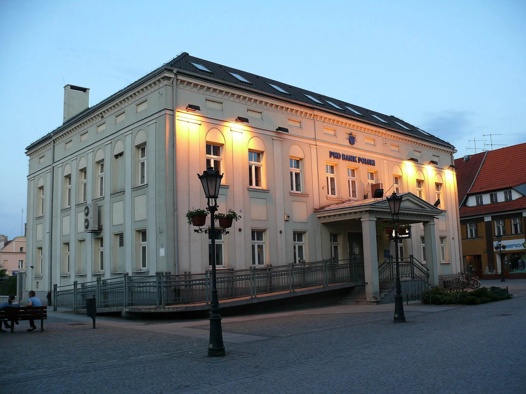 Photo showing: Milicz (Poland). Building of bank PKO BP.