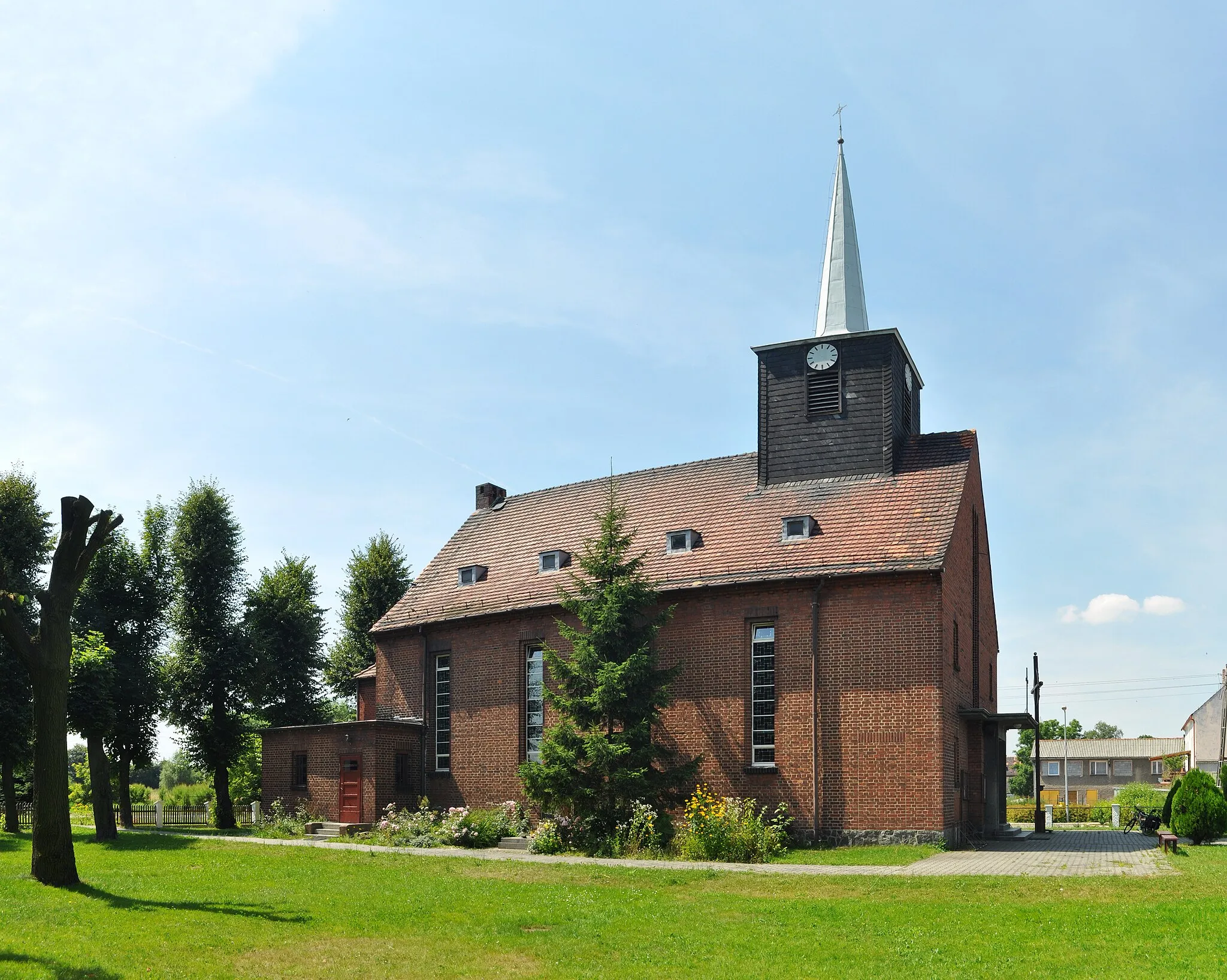 Photo showing: Immaculate Conception church in Miłkowice, Poland