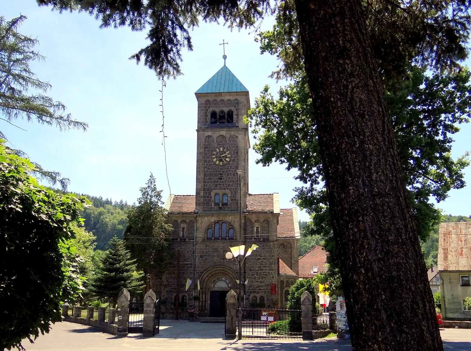 Photo showing: Piechowice - Neoromański kościół św. Antoniego Padewskiego