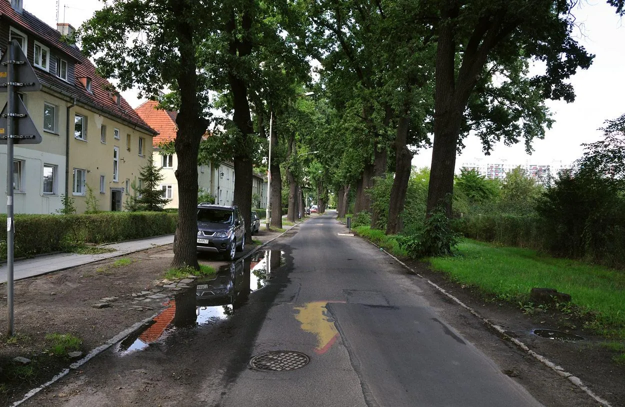 Photo showing: Ulica Hutnicza, widok w stronę Pilczyckiej.