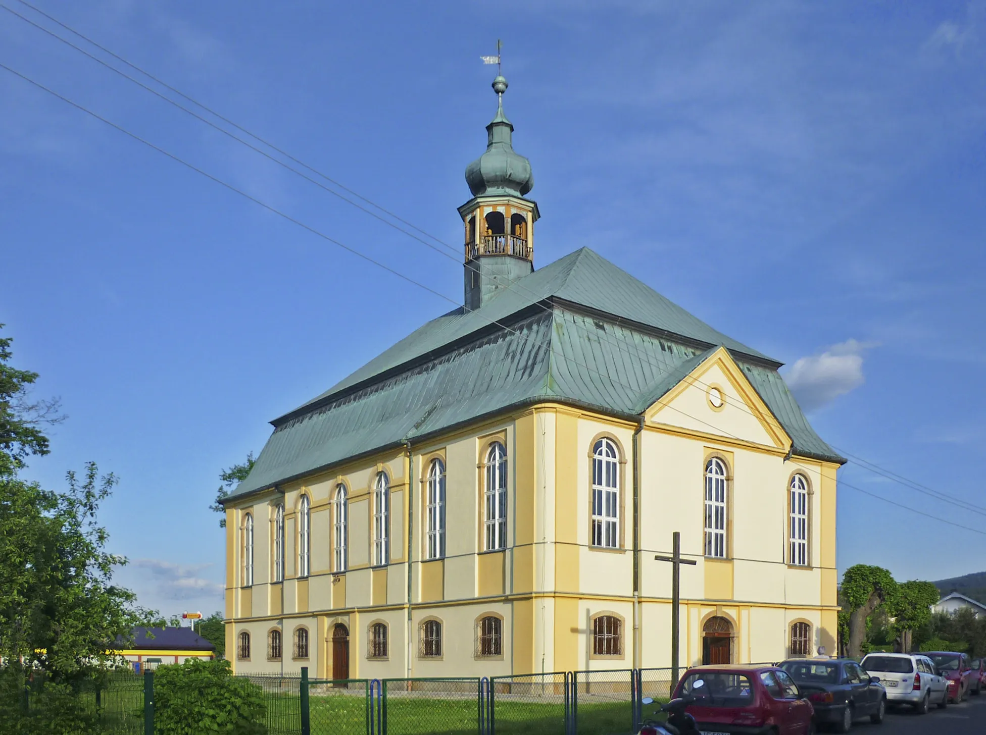 Photo showing: Podgórzyn in Polen (Giersdorf im Riesengebirge) - ehemalige evangelische Bethaus-Kirche, jetzt katholische Kirche Hl. Maria von Częstochowa