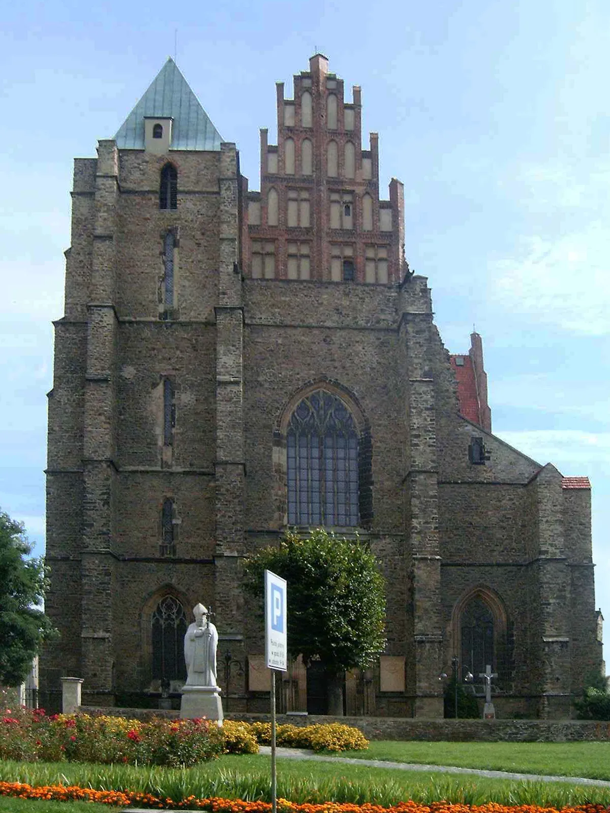 Photo showing: Kościół parafialny pw. Św. Piotra i Pawła Bazylika Mniejsza w Strzegomiu