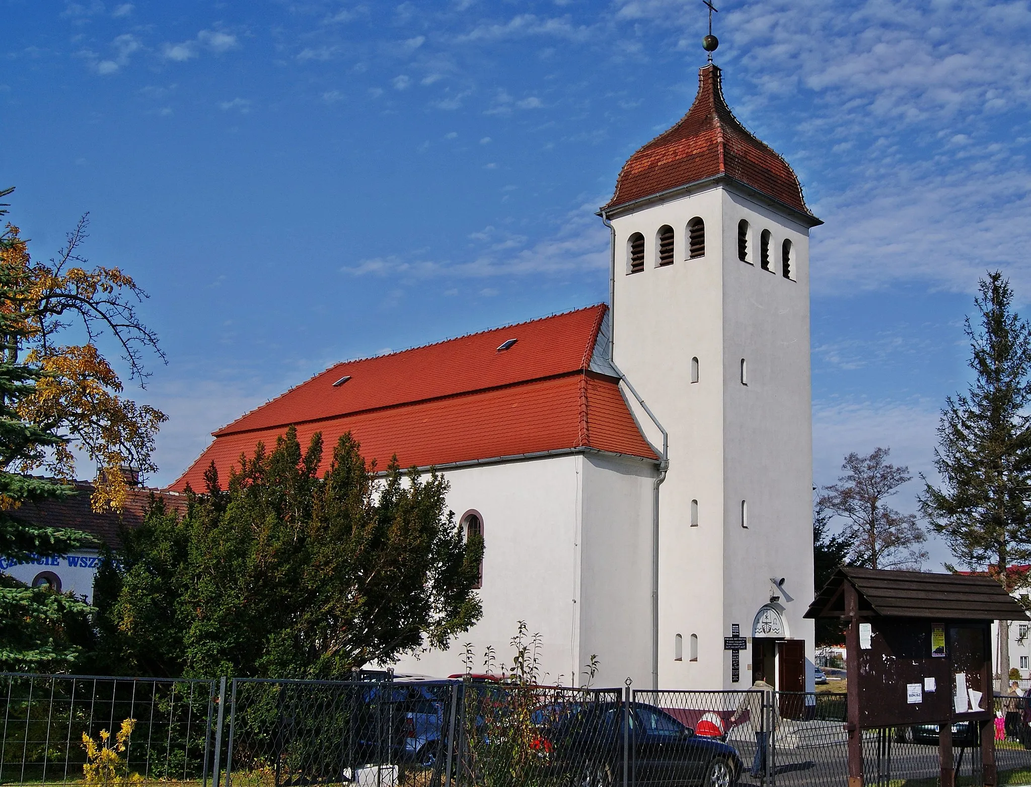 Photo showing: Czerniawa-Zdrój - kościół pw. Podwyższenia Krzyża z 1934-37 r. (zabytek nr 340/1340/J z 3.08.98)