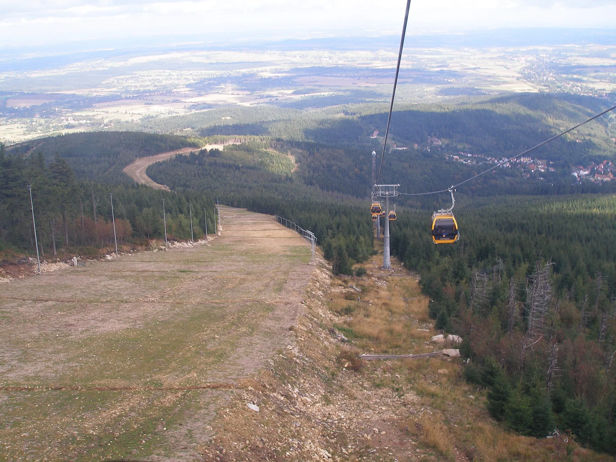 Photo showing: Downhill form Stóg Izerski, Poland.