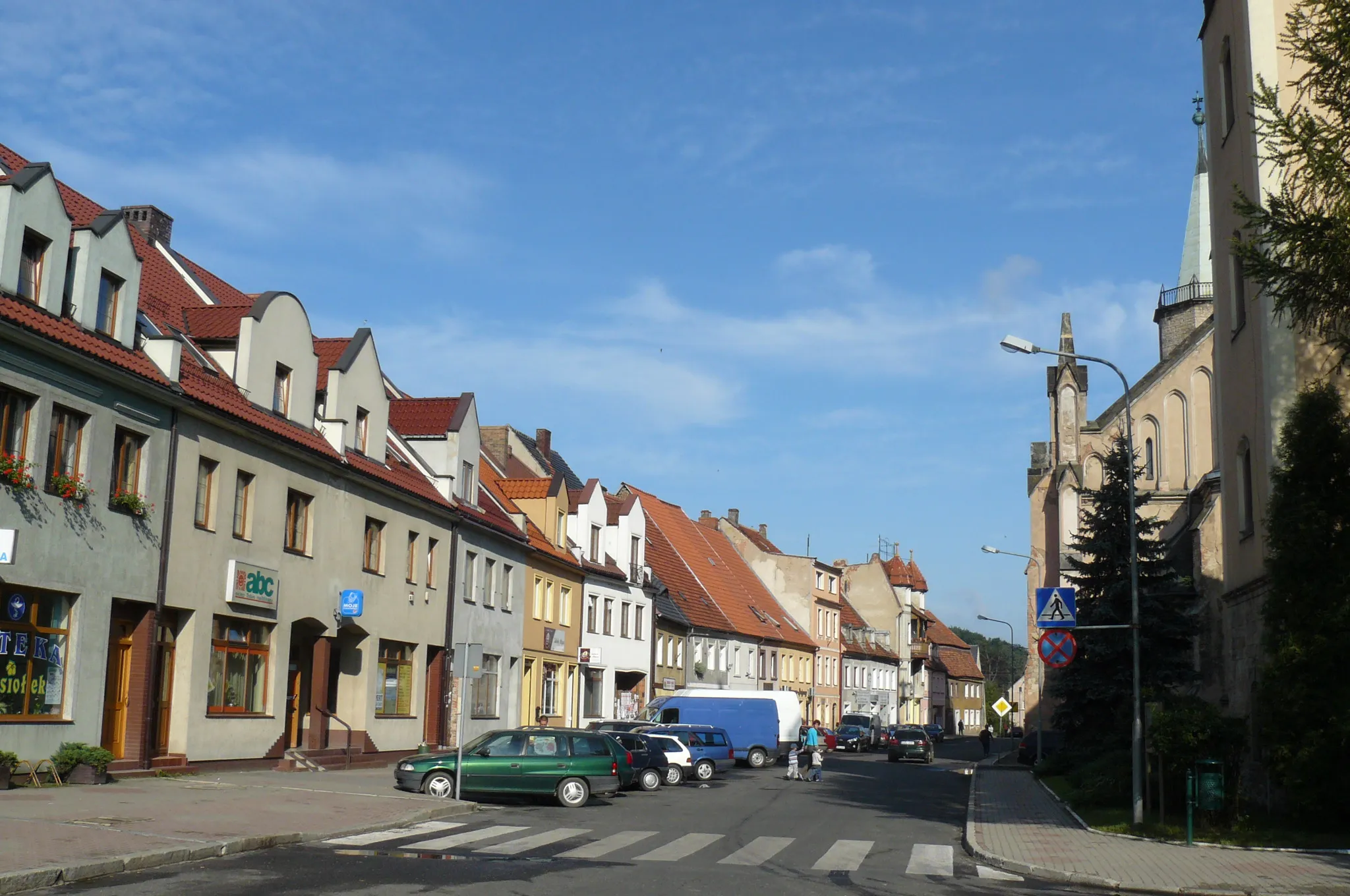 Photo showing: Swierzawa, market square.