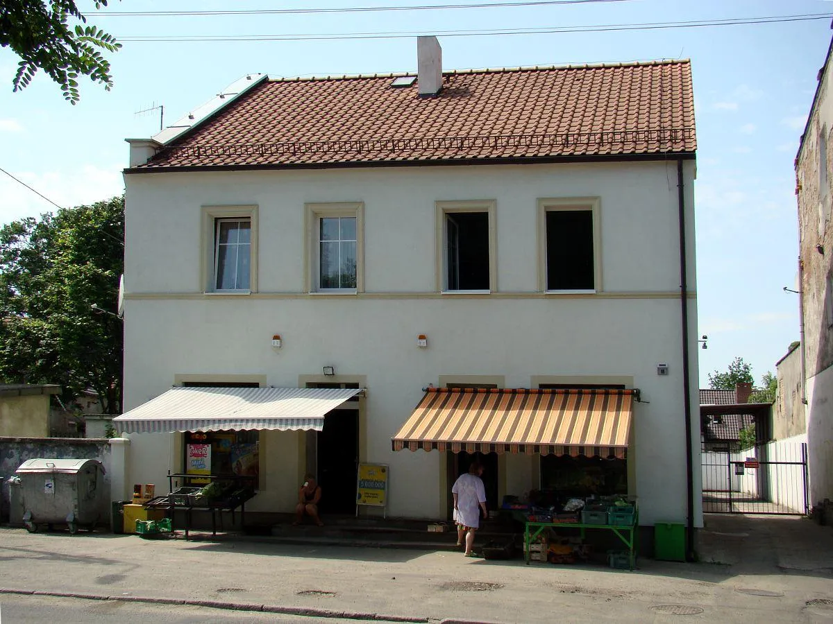 Photo showing: Budynek nr 88 przy ul. Głównej.