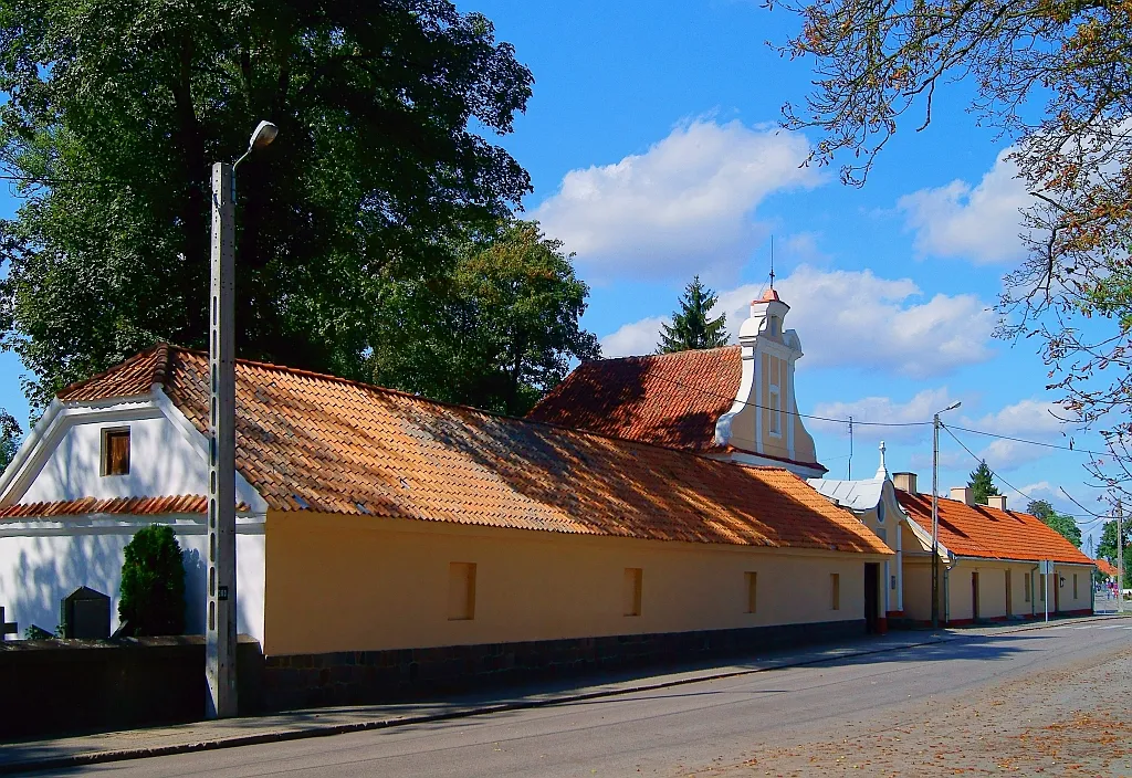 Photo showing: zespół budynków cmentarnych, 1773: kaplica p.w. św. Jakuba, 1799; kolumbarium; dom braci szpitalnych
Chodecz, ul. Warszawska 22