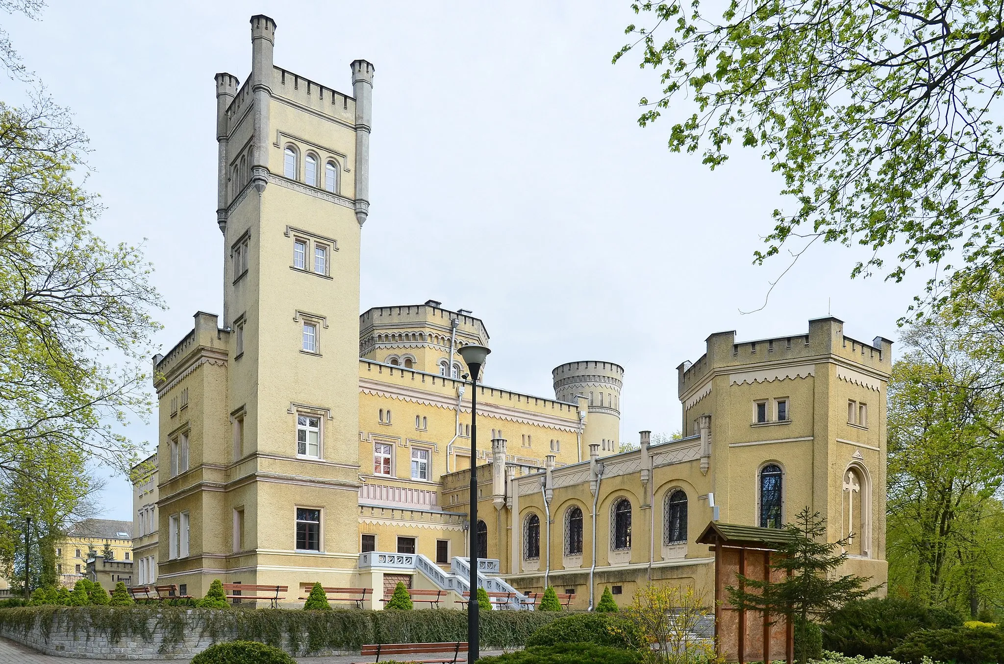 Photo showing: Jabłonowo-Zamek, pałac Narzymskich, obecnie dom generalny Zgromadzenia Sióstr Pasterek od Opatrzności Bożej, 1860-1868