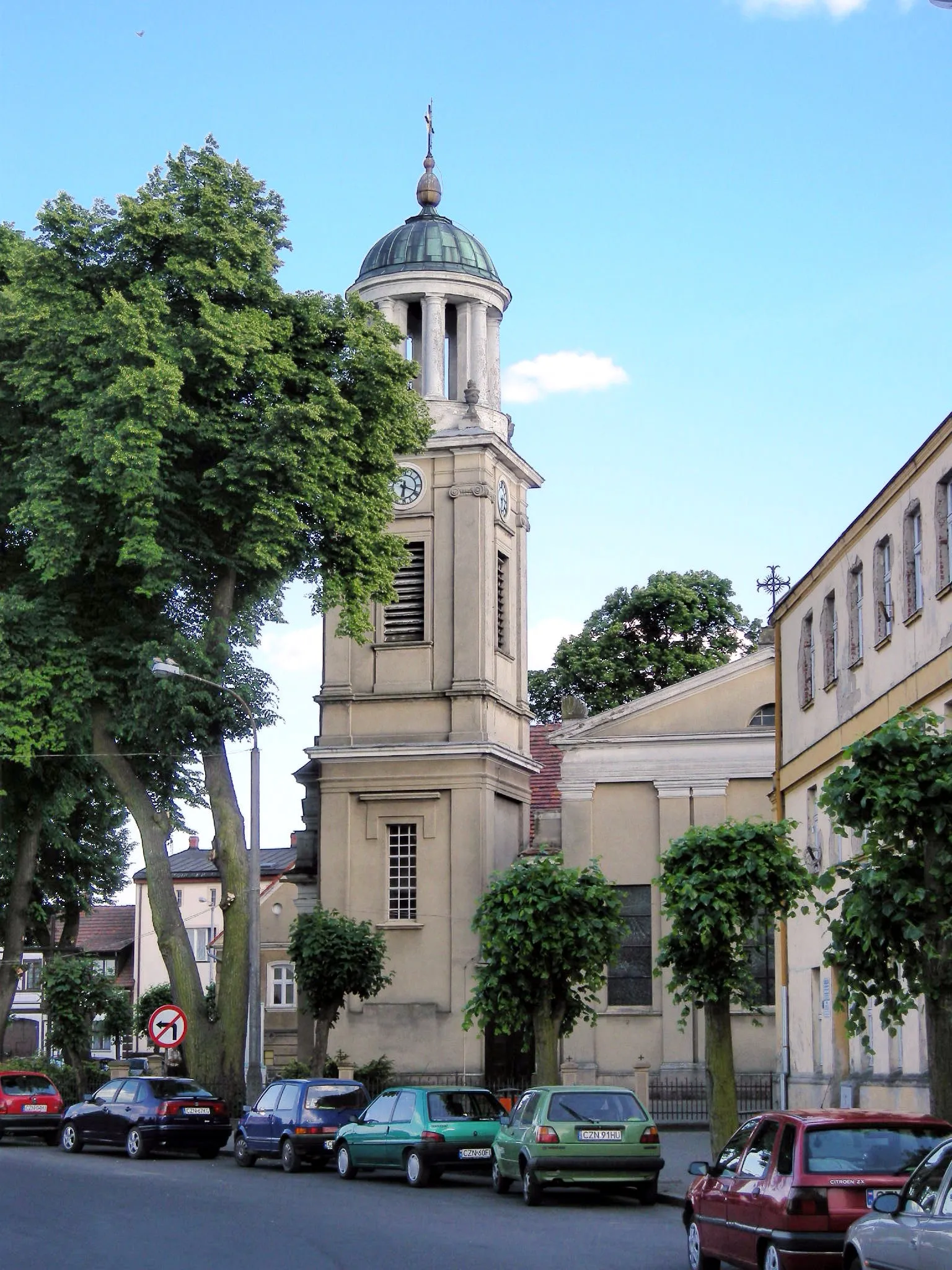 Photo showing: The church in Janowiec Wielkopolski, Poland.