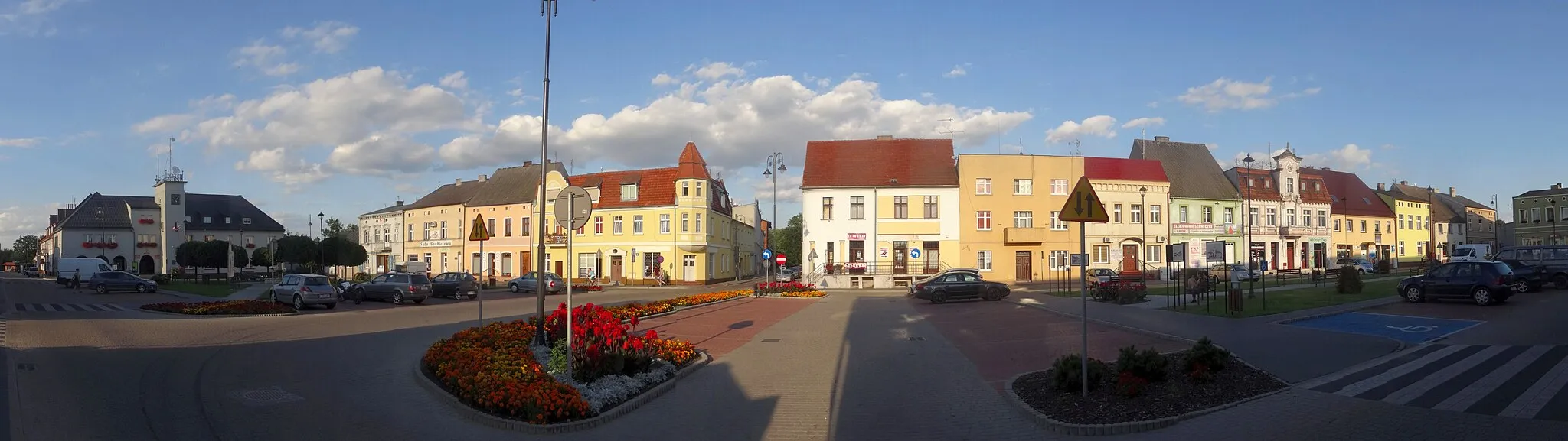 Photo showing: Rynek (plac Tysiąclecia) w Łabiszynie