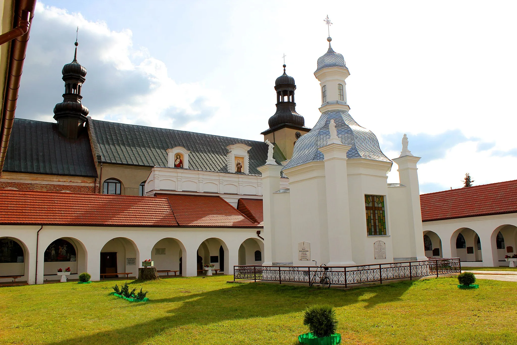 Photo showing: Skępe Wymyślin - zespół klasztorny bernardynów, 1498, XVIII: kościół p.w. Zwiastowania NMP; klasztor; otoczenie (zabytek nr 303)