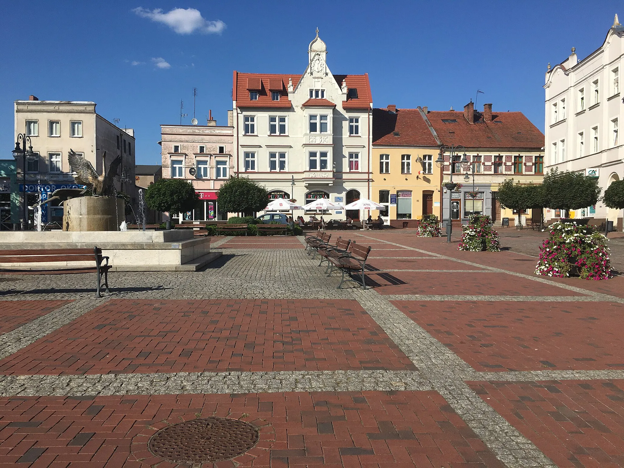 Photo showing: Plac Wolności w Tucholi, widok na północny-wschód.