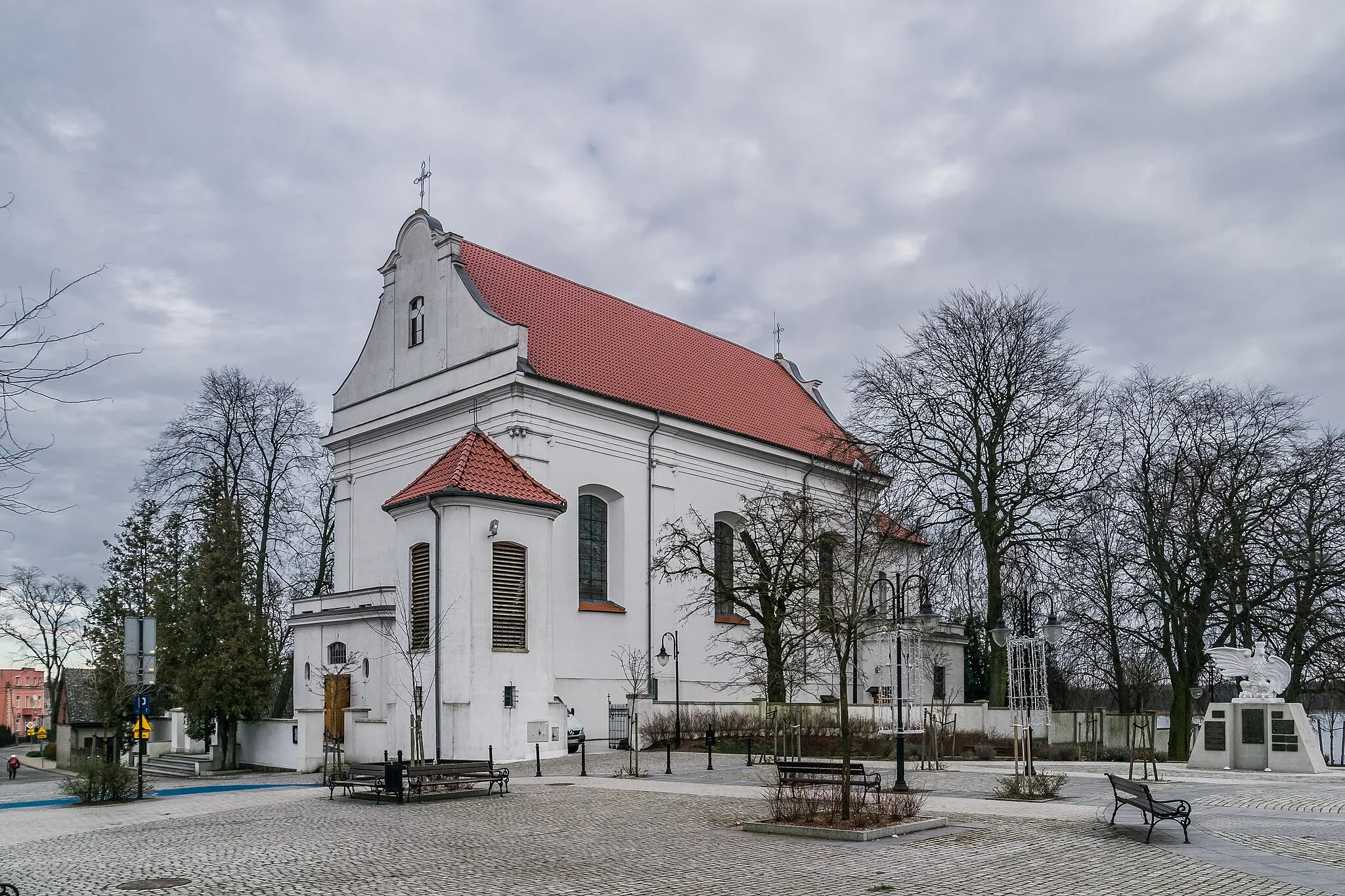 Photo showing: Saints Simon and Jude church in Więcbork, Kuyavian-Pomeranian Voivodeship, Poland

This is a photo of an object of cultural heritage inscribed in the registry of the Kuyavian-Pomeranian Voivodeship with number A/314.