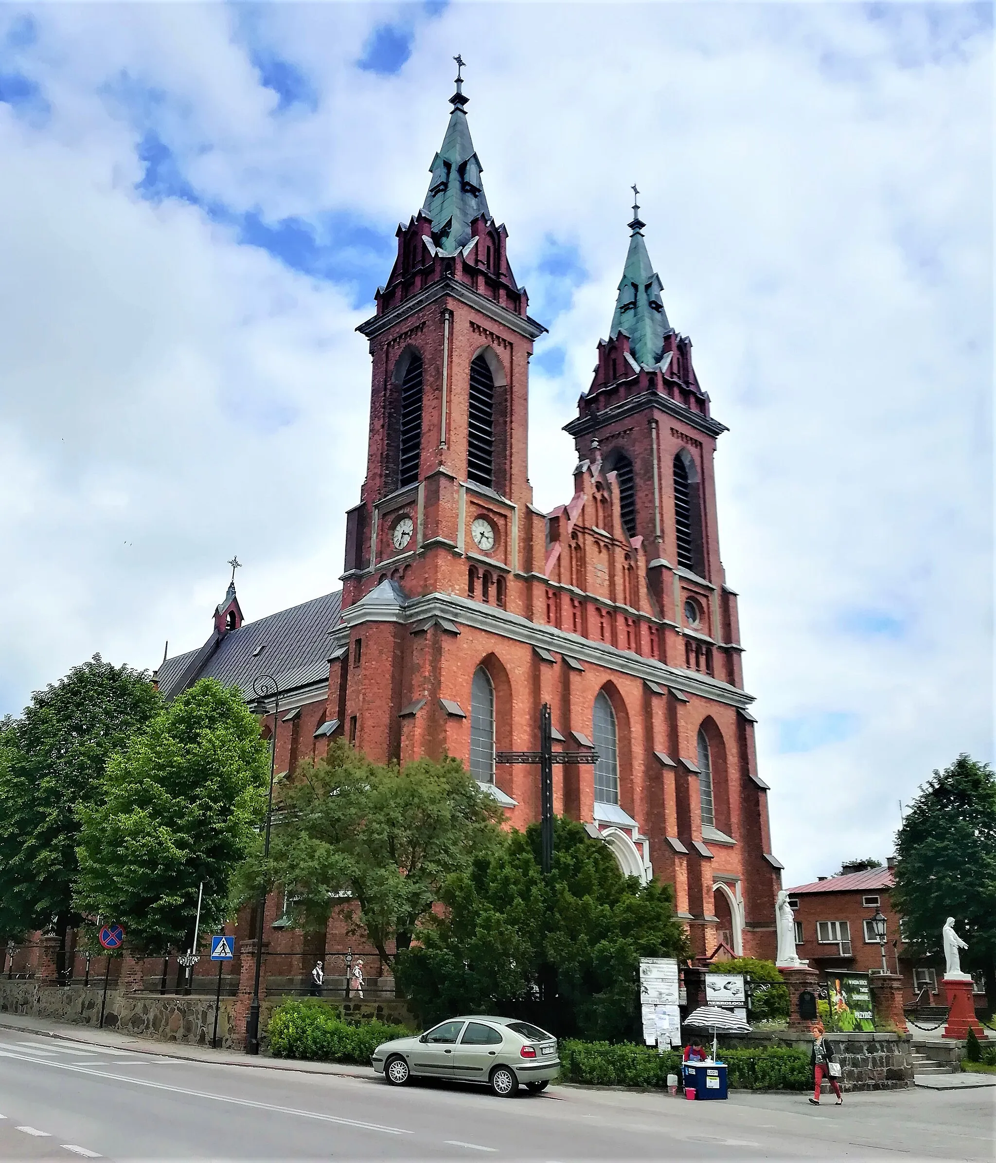 Photo showing: Kościół Najświętszego Serca Pana Jezusa – rzymskokatolicki kościół parafialny należący do dekanatu Gorzkowice archidiecezji częstochowskiej.