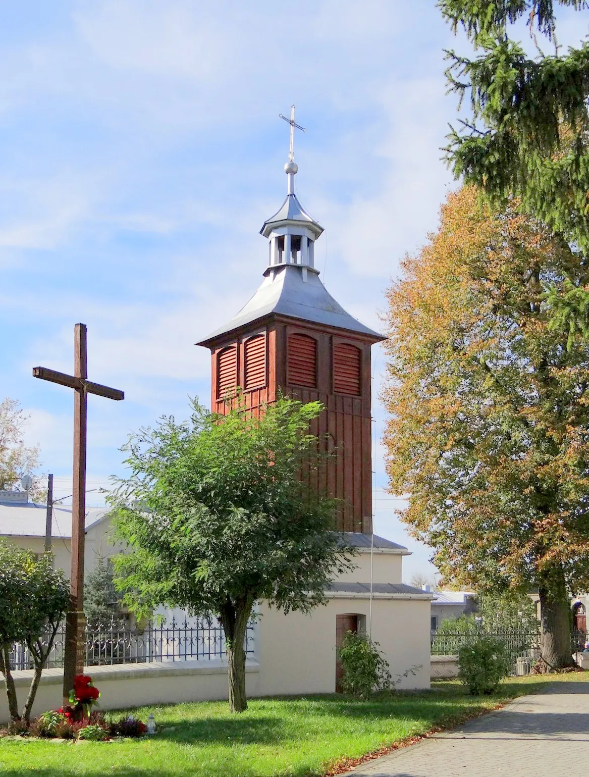 Photo showing: Moszczenica. Kościół Podwyższenia Świętego Krzyża. Dzwonnica