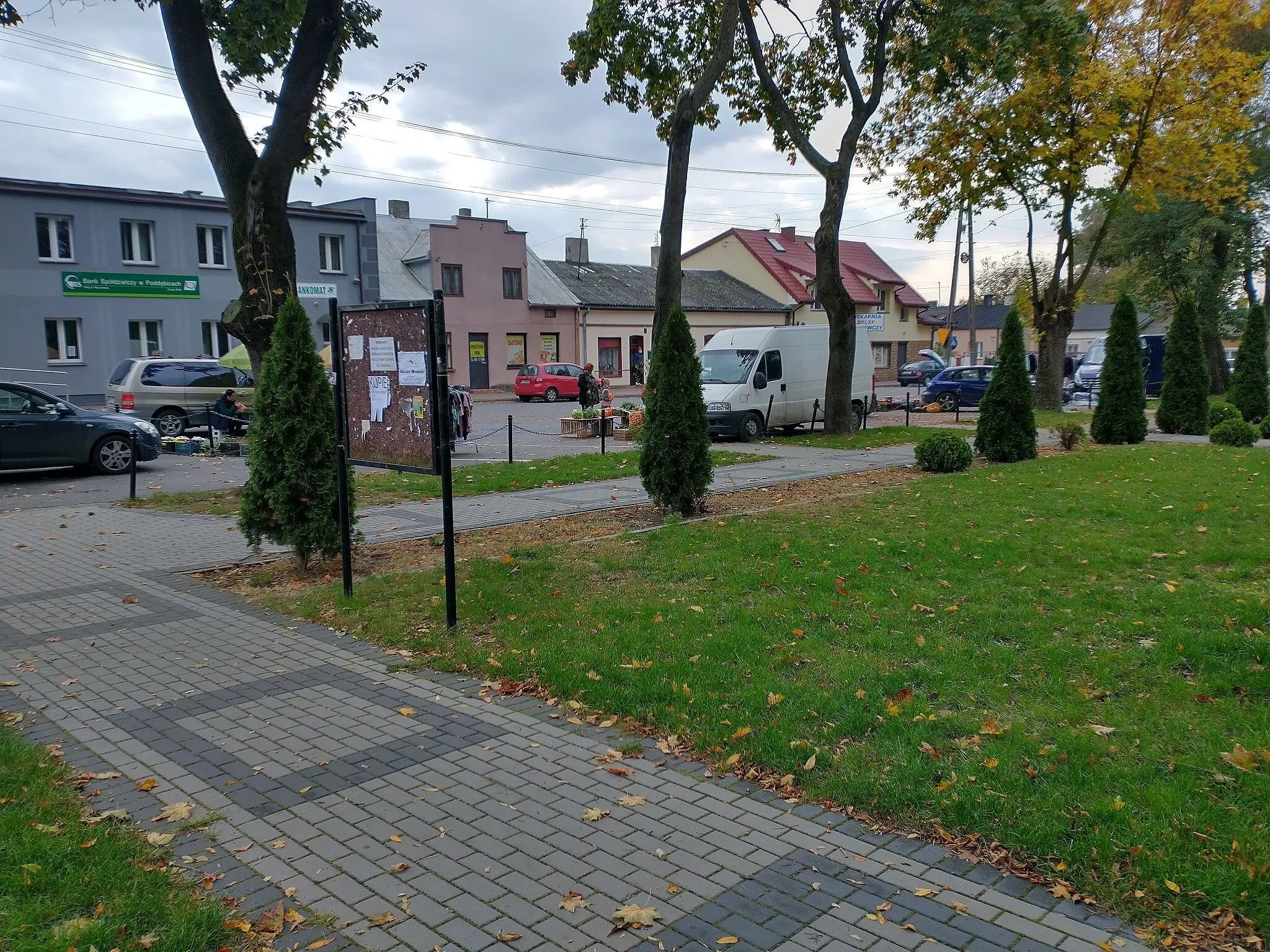 Photo showing: Rynek w Pęczniewie.