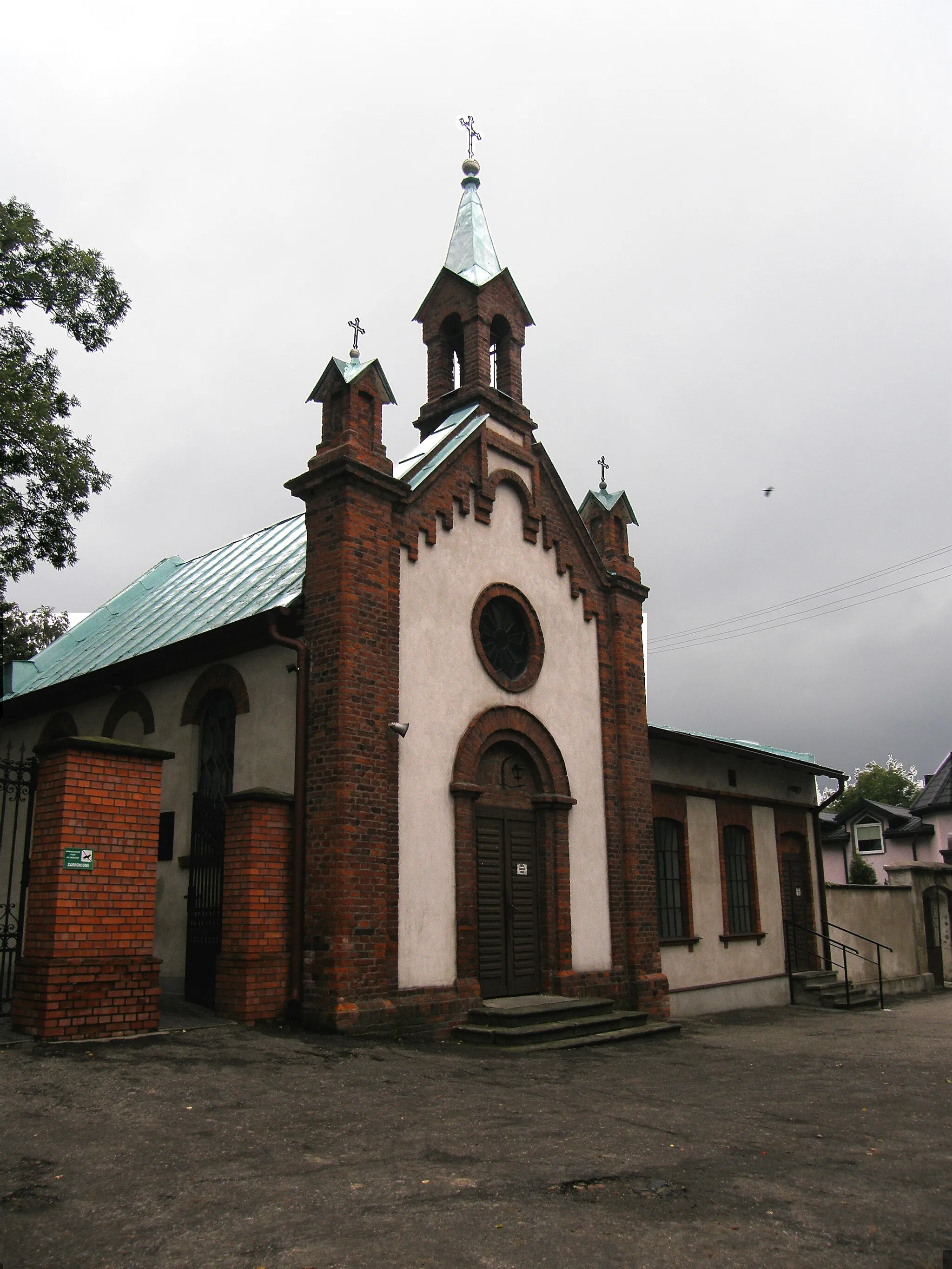 Photo showing: Kaplica przy starym cmentarzu w Radomsku