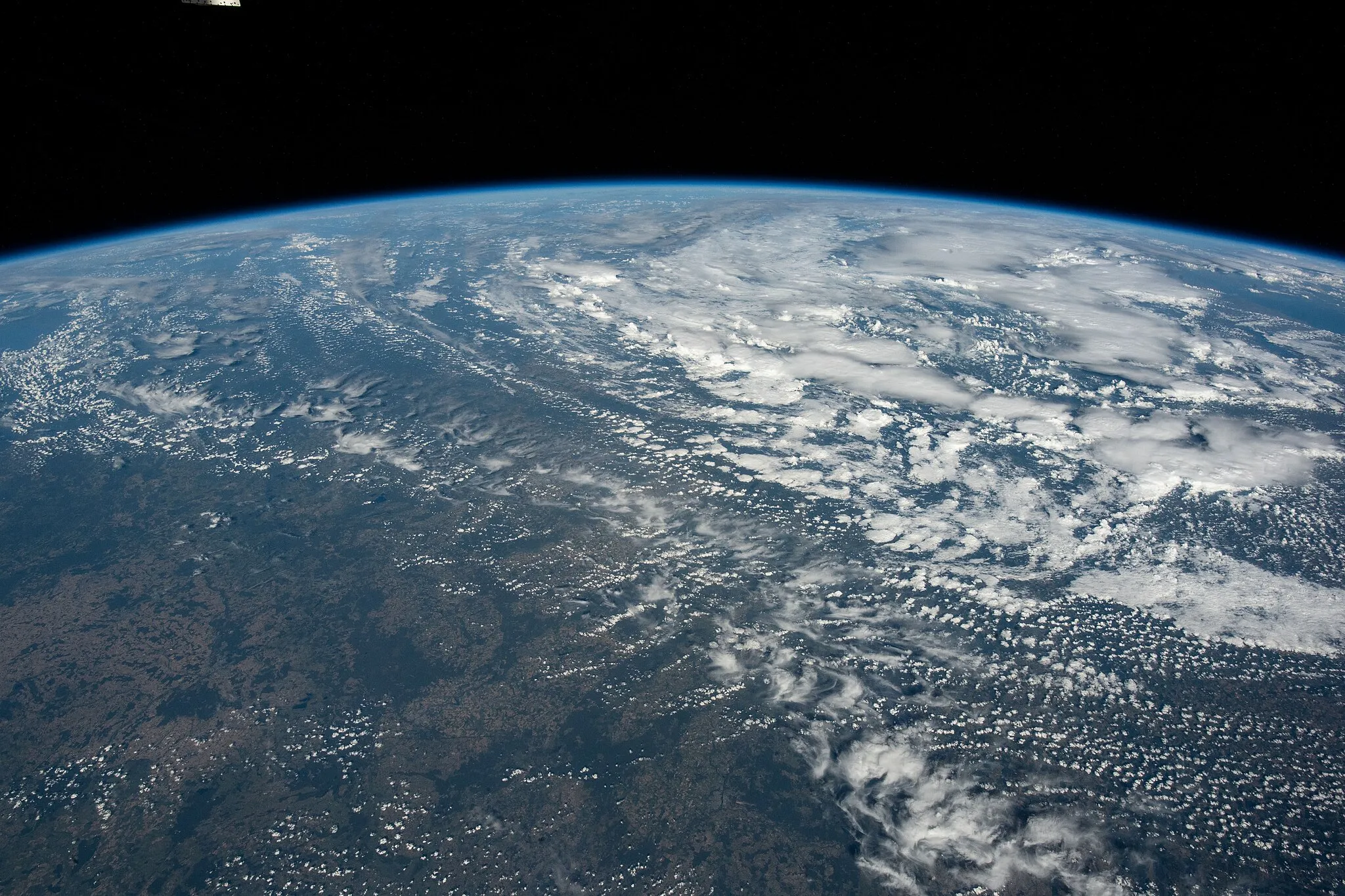 Photo showing: View of Earth taken during ISS Expedition 67.