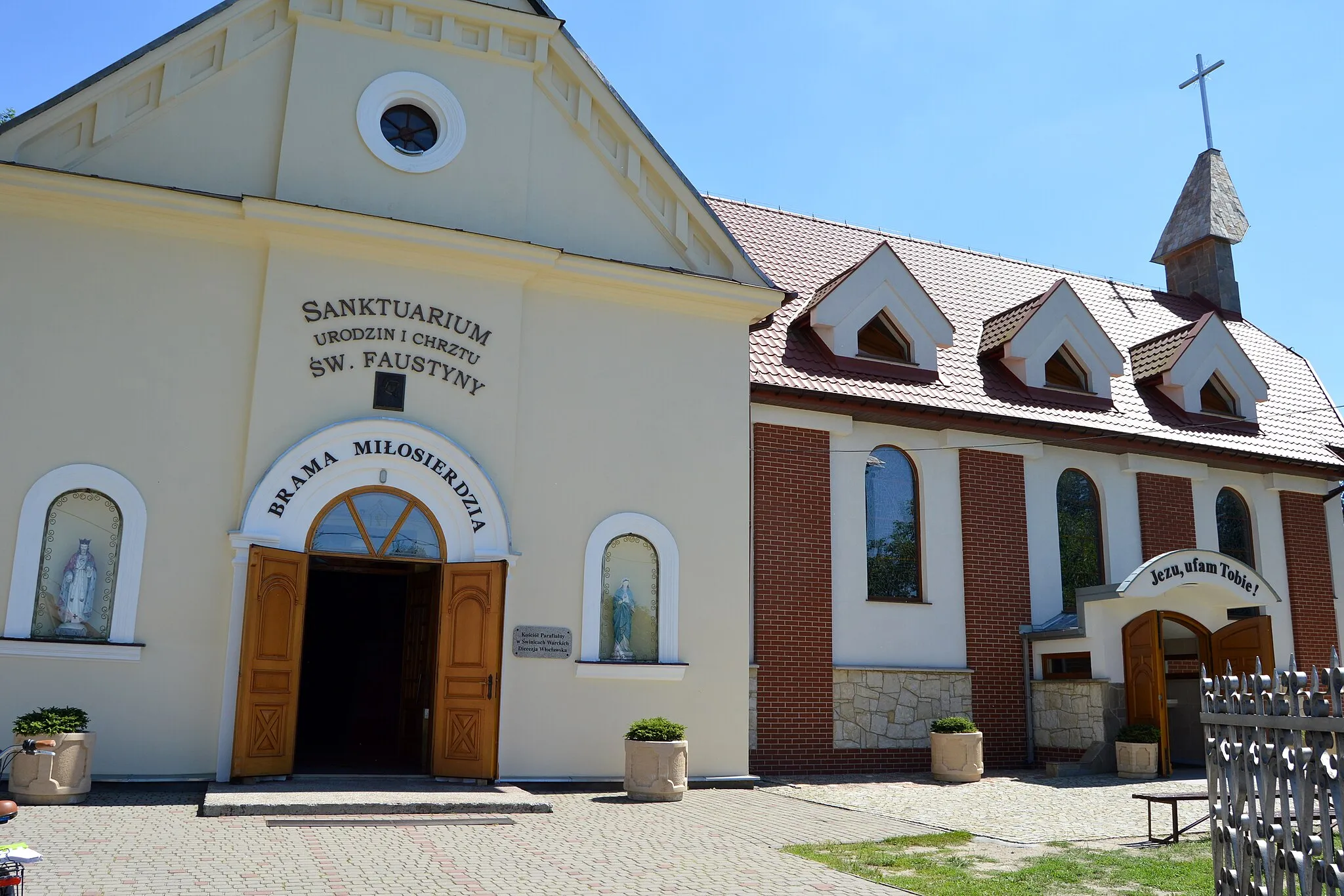 Photo showing: Kościół św. Kazimierza w Świnicach Warckich, sanktuarium Urodzin i Chrztu św. Faustyny Kowalskiej