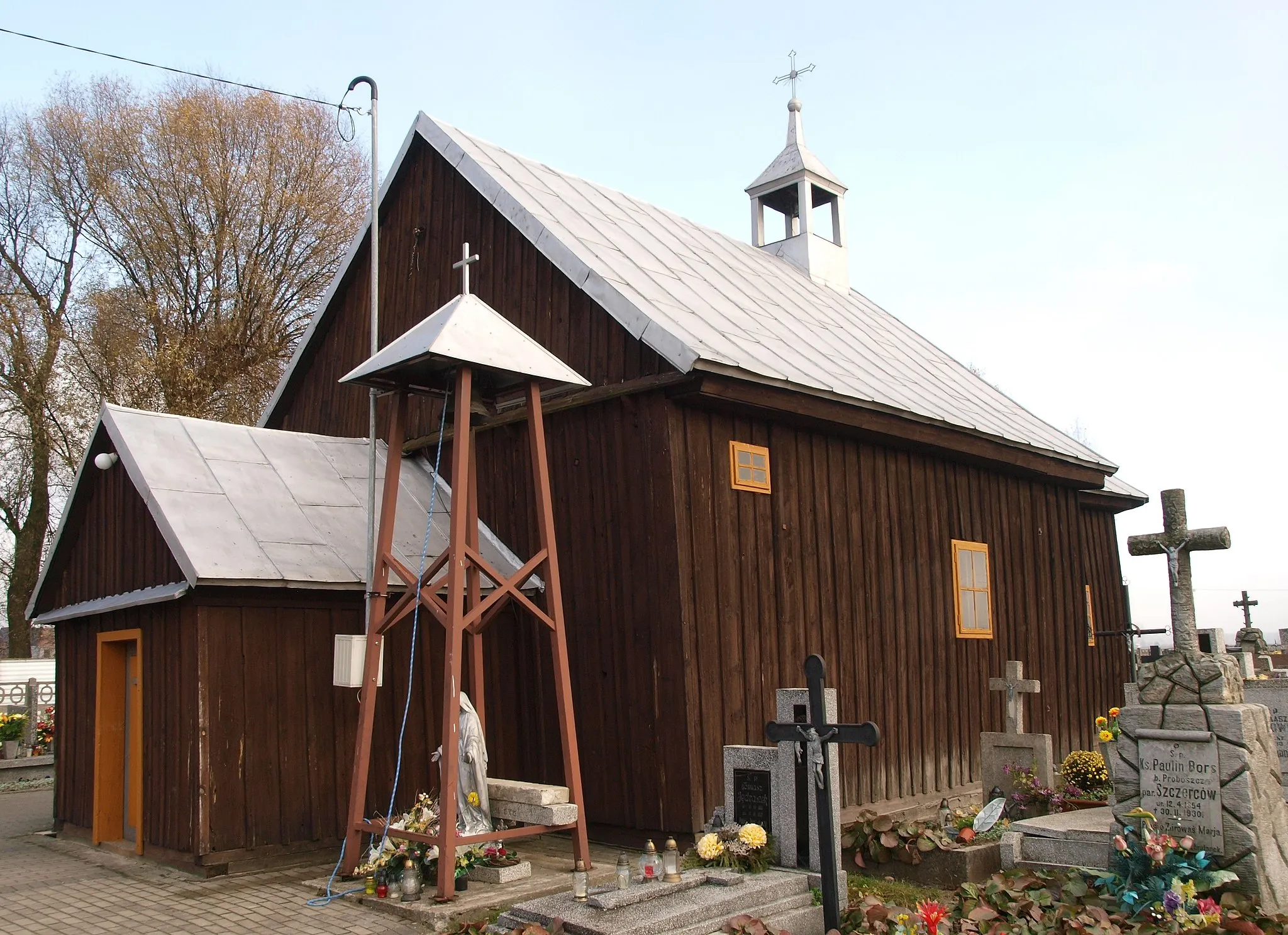 Photo showing: Kaplica cmentarna pw. św. Barbary w Szczercowie z XVII w