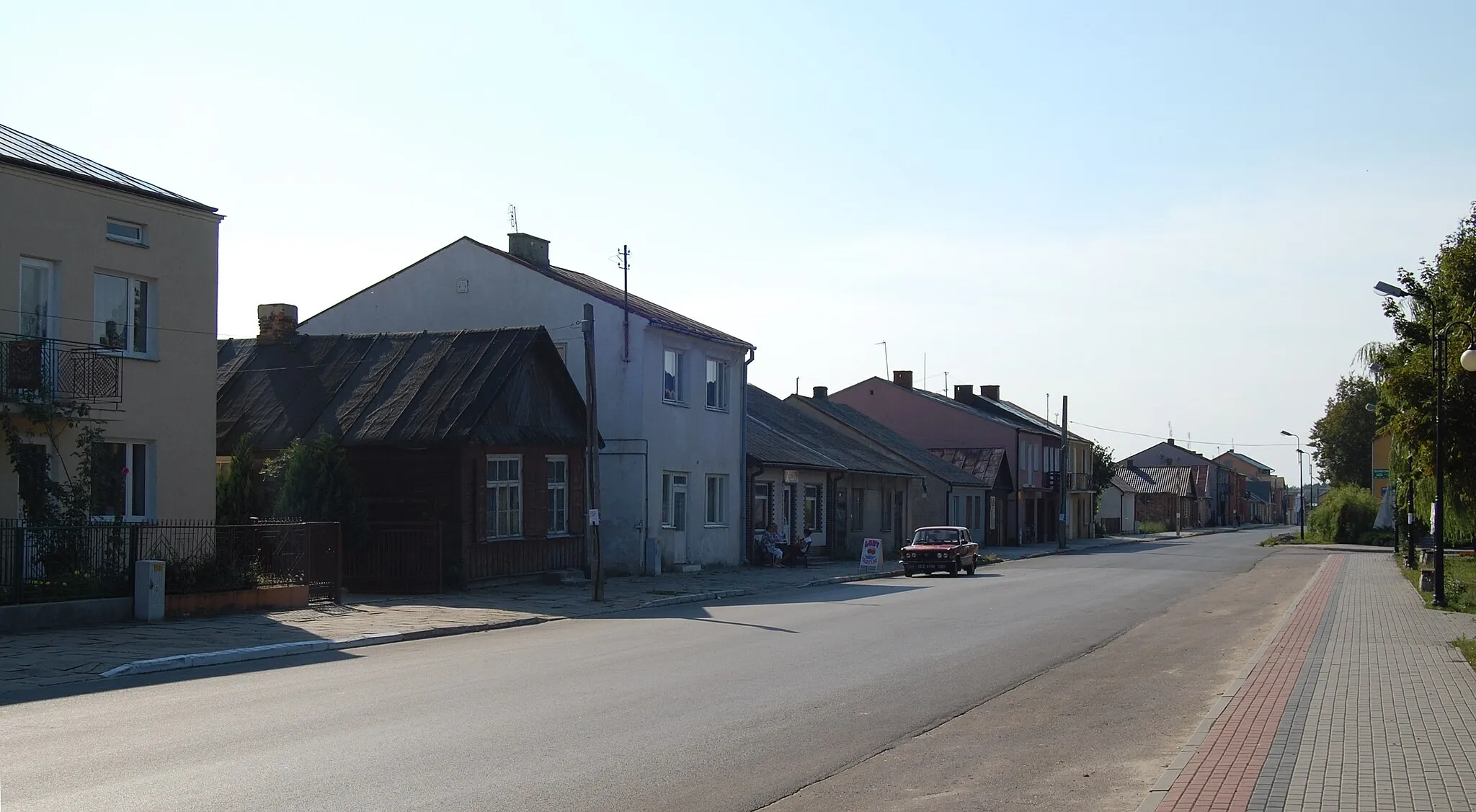 Photo showing: Street in Adamów, Łuków County, Lublin Voivodeship, Poland.