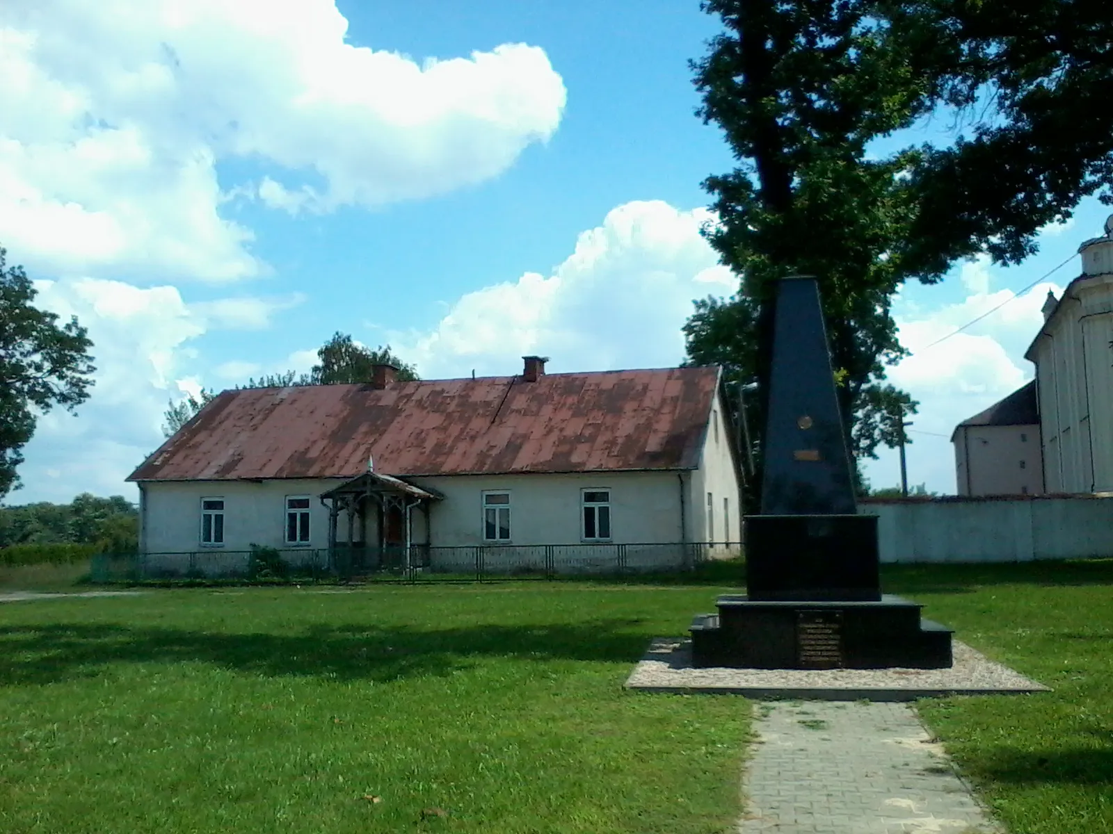 Photo showing: Baranów - pomnik Józefa Piłsudskiego, lipiec 2014