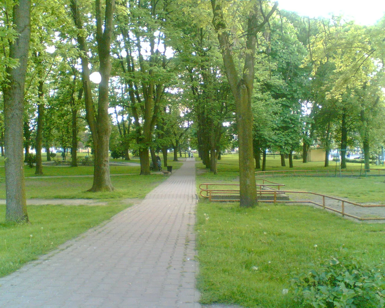 Photo showing: Park na bełżyckim rynku