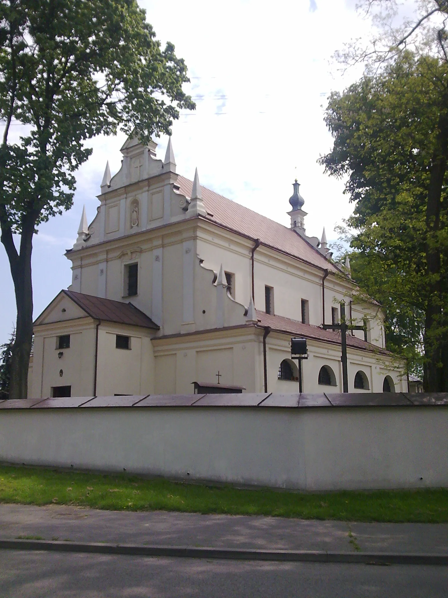 Photo showing: Saint Michael Archangel and the Nativity of the Virgin Mary church in Kurów.