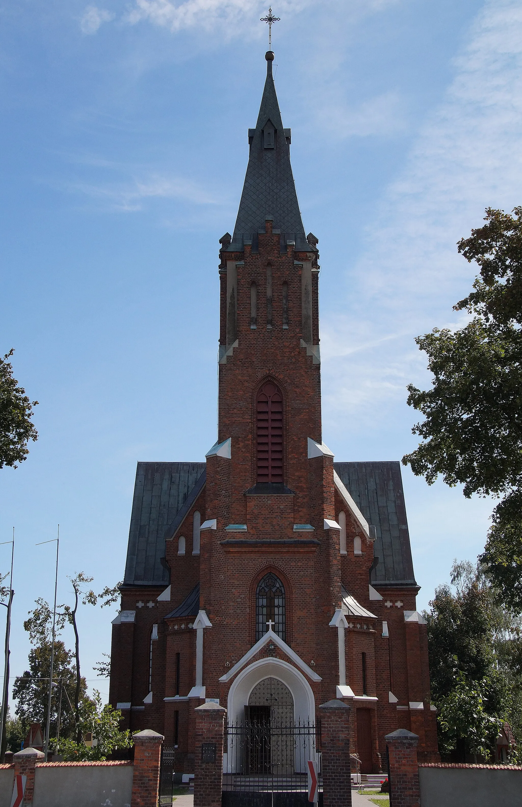 Photo showing: Niemce, zespół kościoła par. p.w. św. Ignacego Loyoli, 1906-1909