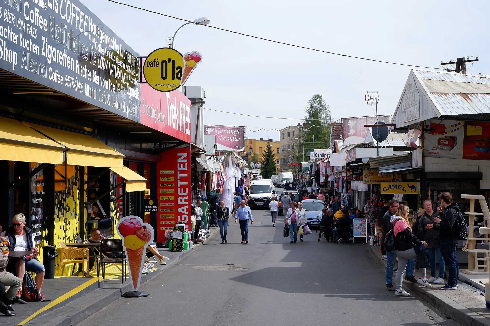 Photo showing: Polenmarkt market in Łęknica, a Polish-German bordertown