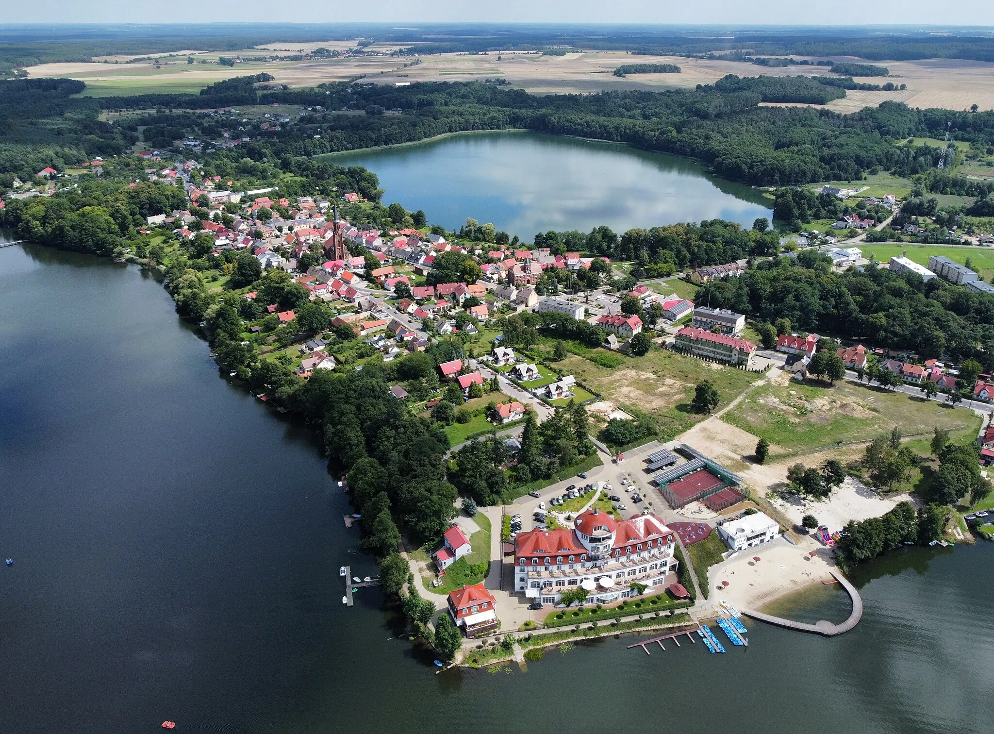 Photo showing: Lubniewice oraz jezioro Krajnik widziane od południowego zachodu