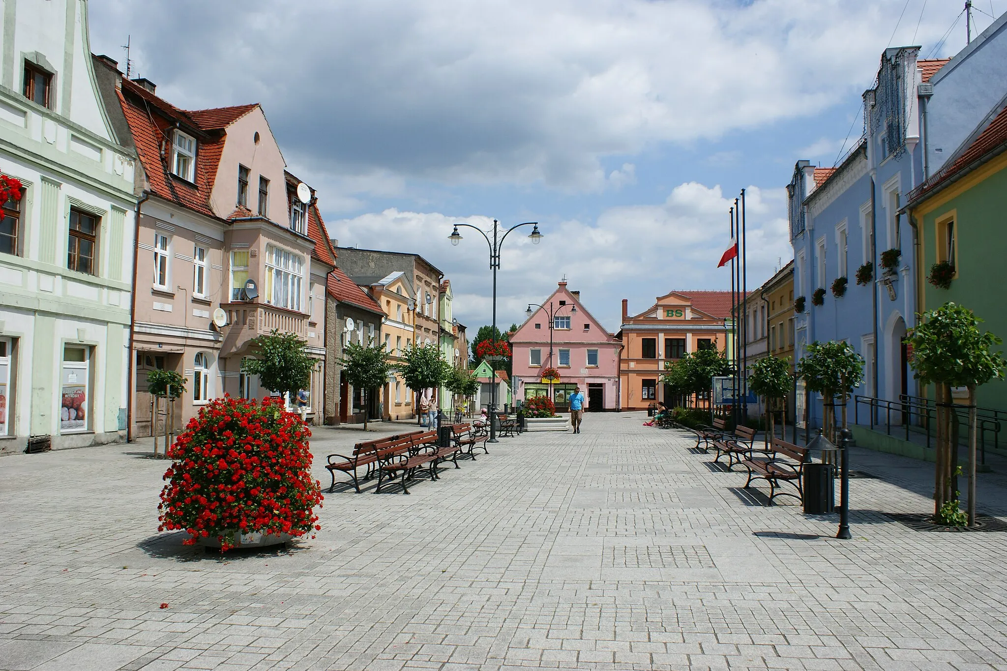 Photo showing: North side of Market Square in Nowe Miasteczko