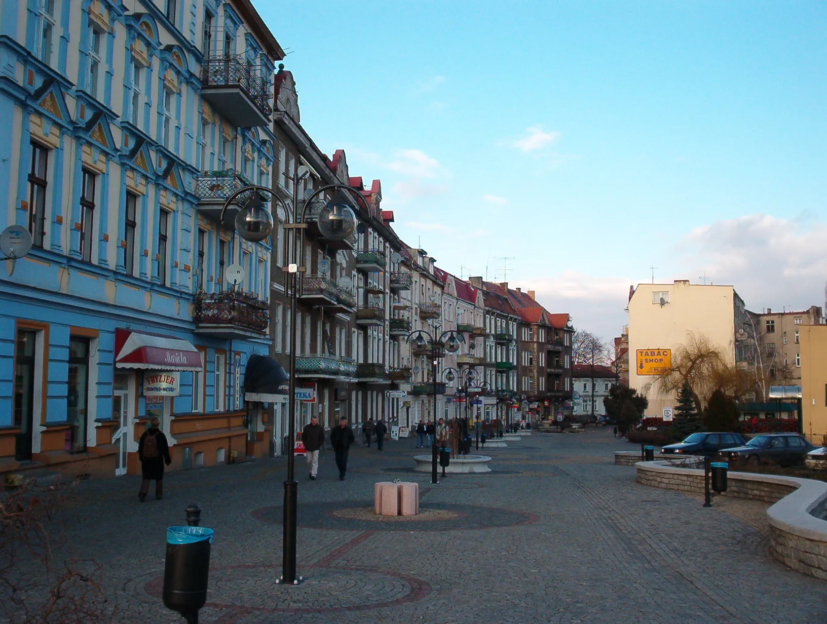Photo showing: Ulica Jedności Robotniczej (Street of Worker Unity) in Słubice, Poland. Taken by ProhibitOnions, 2003.