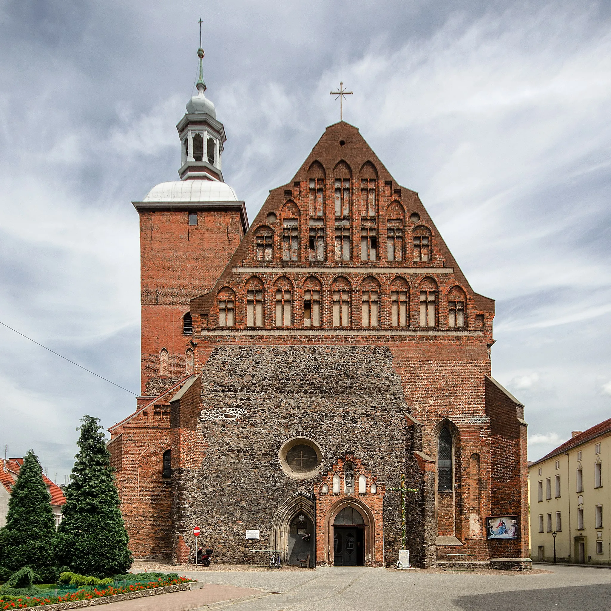 Photo showing: Szprotawa, kościół par. p.w. Wniebowzięcia NMP,  XIII/XIV, XV, XVII