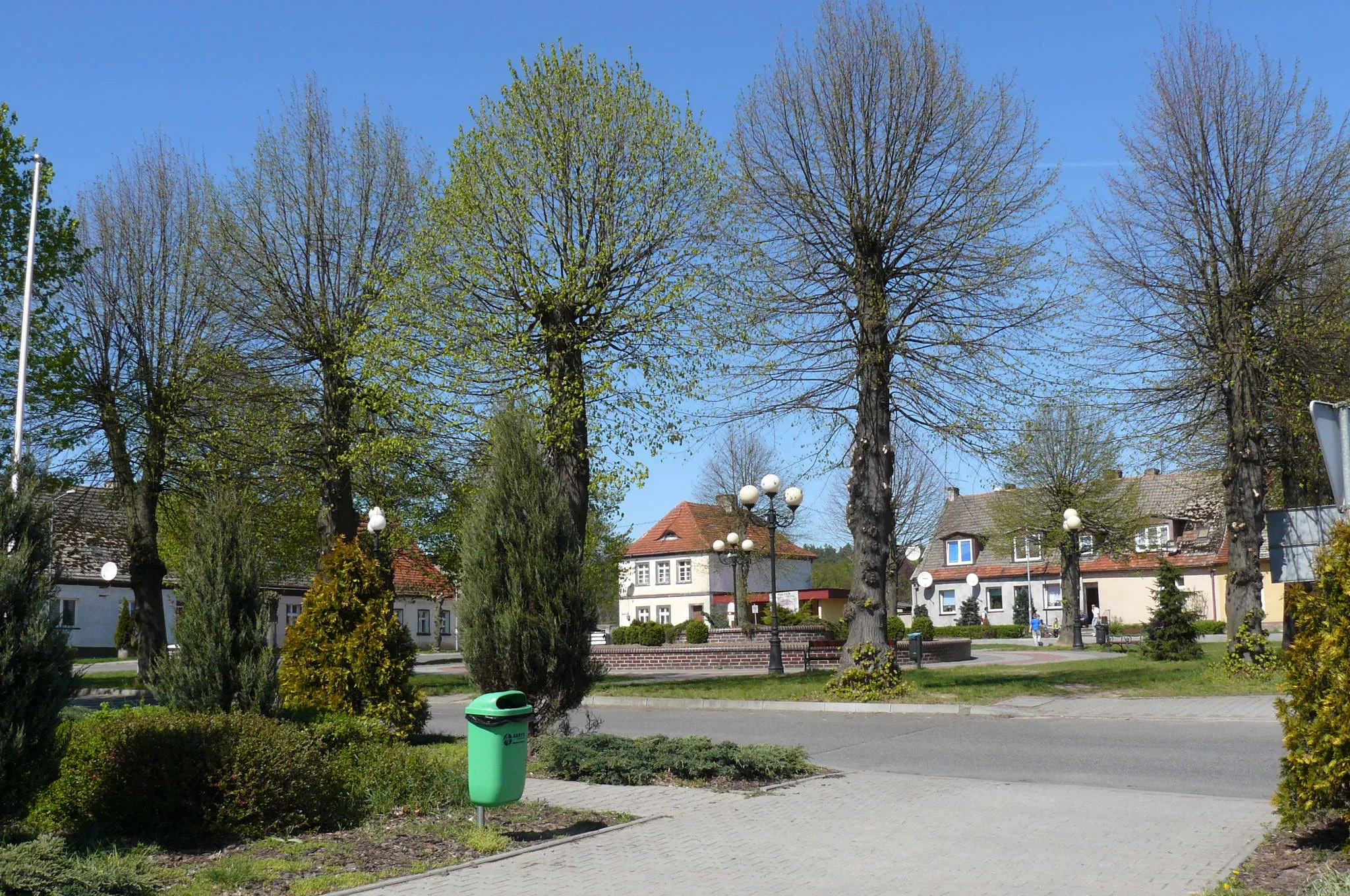 Photo showing: Torzym - market square