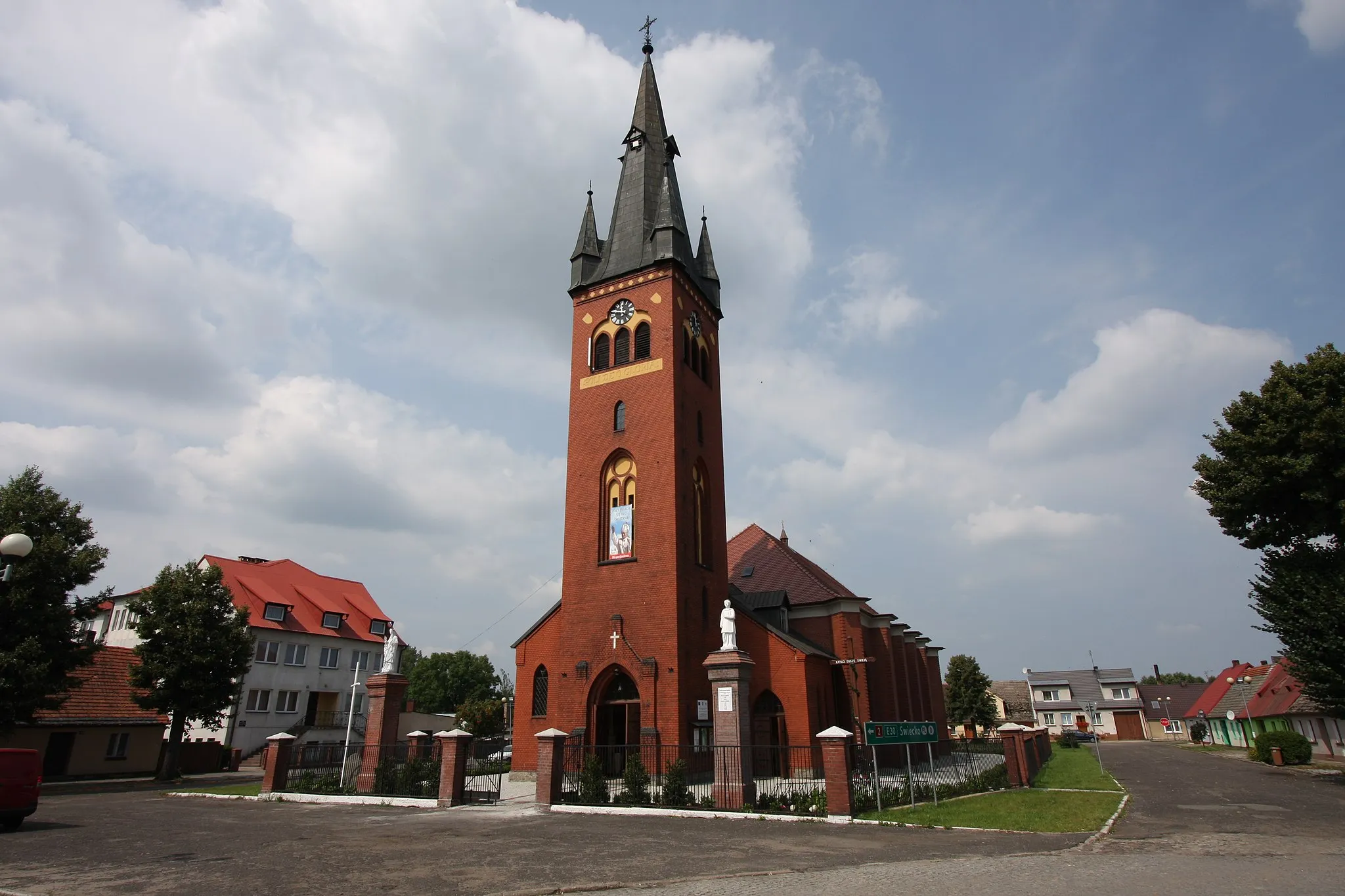 Photo showing: Trzciel, kościół par. p.w. św. Wojciecha, mur.-szach., 1824, 1900-1901, 1928-1929, pl. Wolności 8