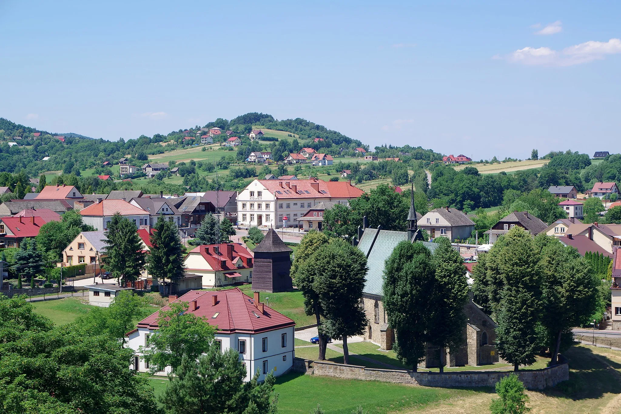 Photo showing: Widok na centrum Czchowa z czchowskiej baszty