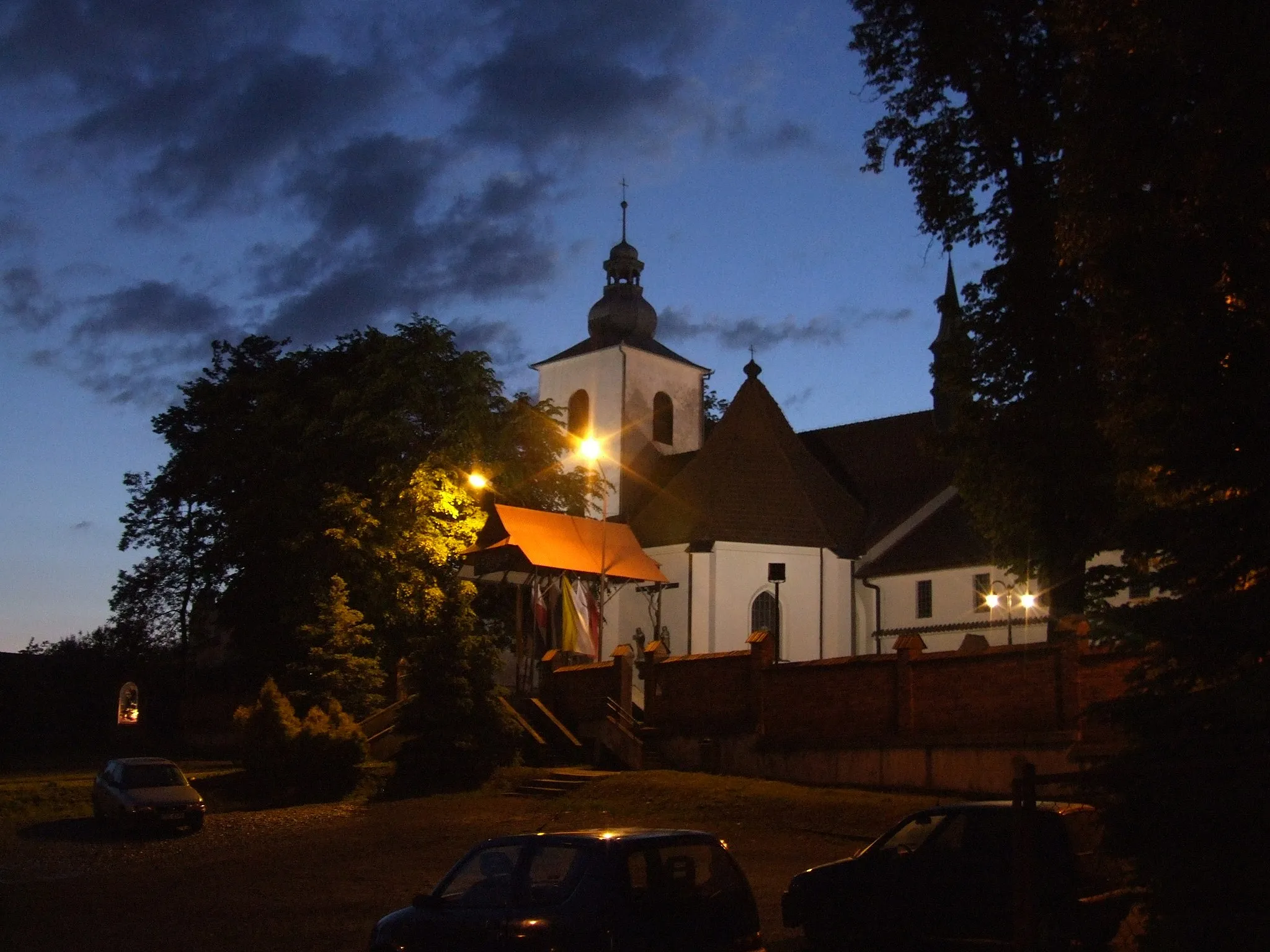 Photo showing: Kościół w Gdowie w nocy