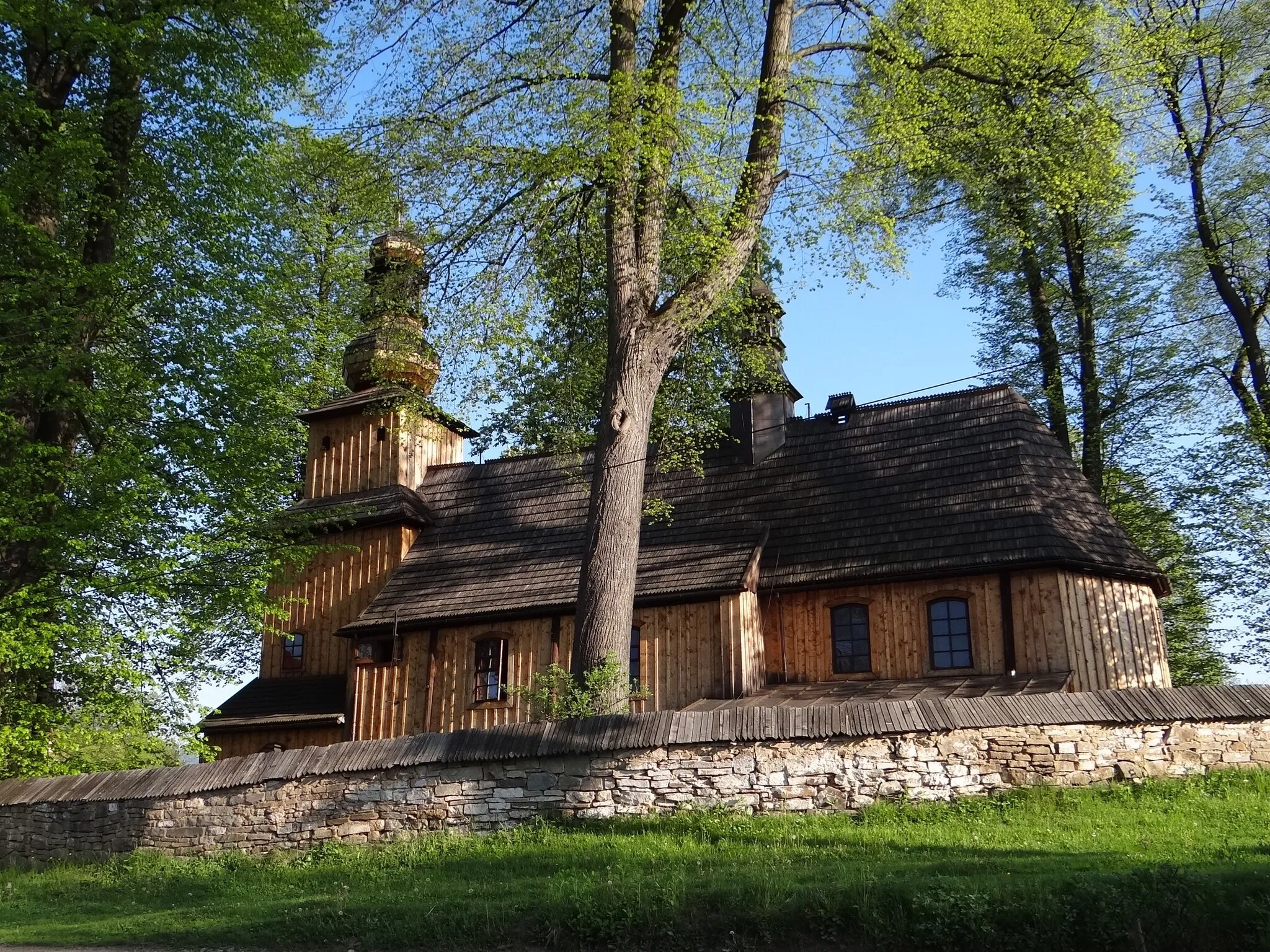 Photo showing: Zabytkowy kościół w Kasinie Wielkiej