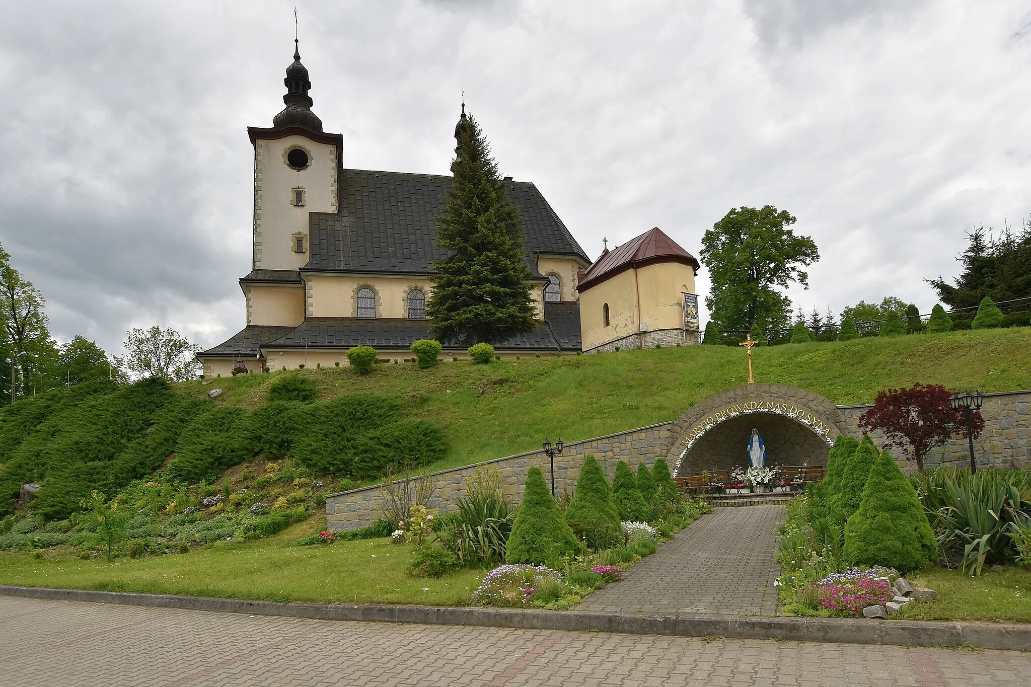 Photo showing: Korzenna, kościół Matki Bożej Szkaplerznej