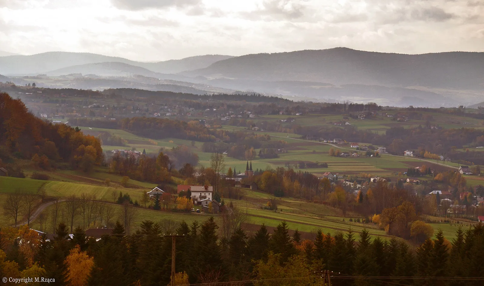 Photo showing: Widok na Łużną od strony Moszczenicy