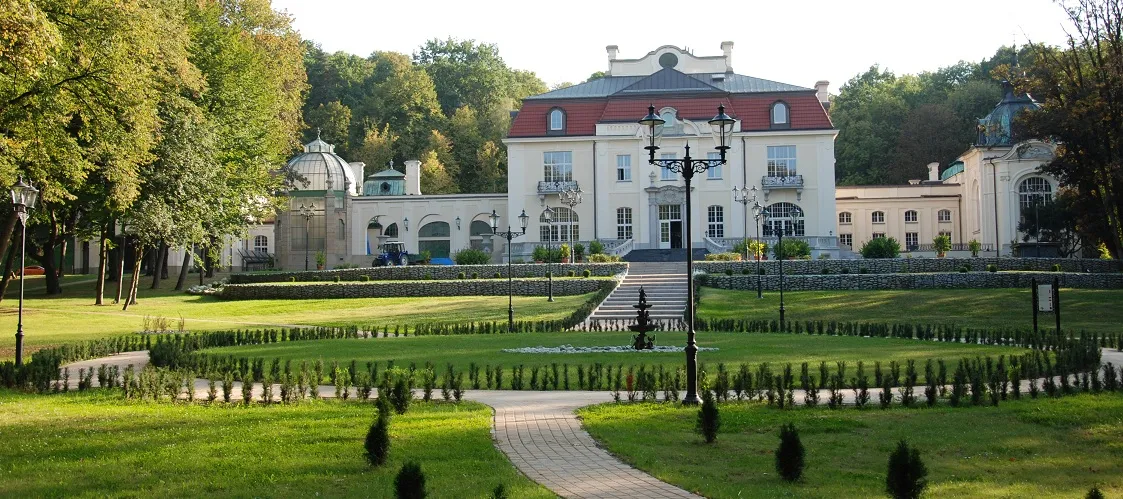 Photo showing: zespół pałacowo - parkowy: pałac, oranżeria, brama, kordegarda, park,
Brzesko–Okocim, Brzesko