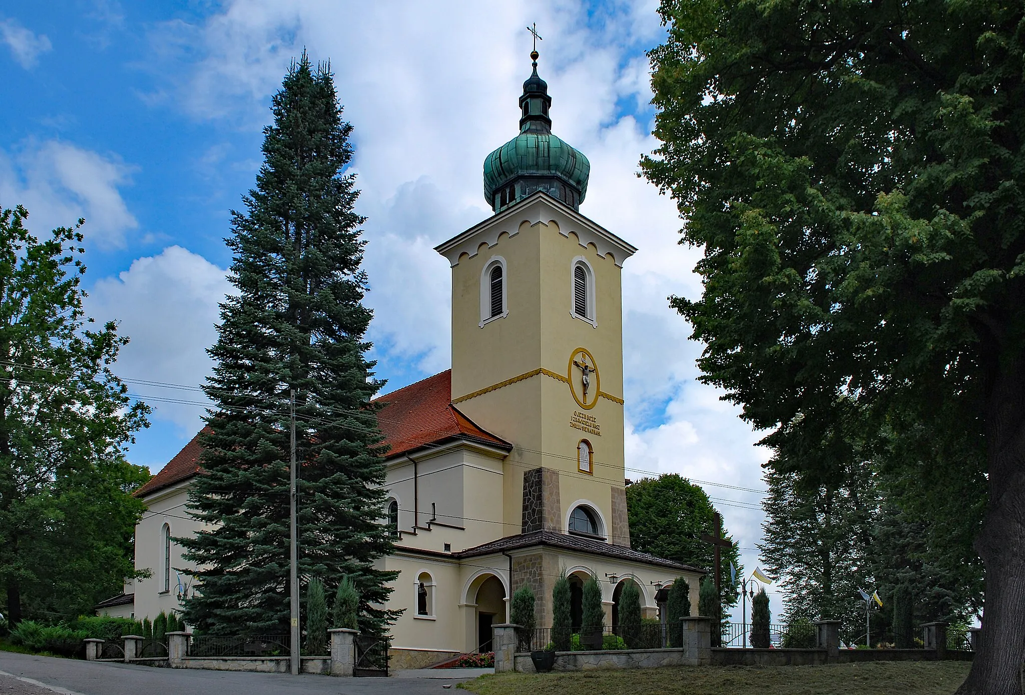 Photo showing: Church of the Assumption, 1924 design. Franciszek Mączyński, Pleśna village, Tarnów County, Lesser Poland Voivodeship, Poland