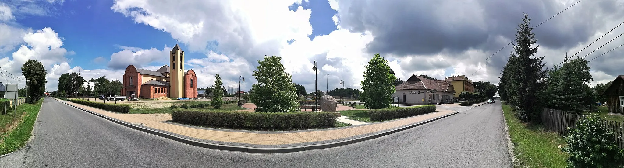 Photo showing: Pogórska Wola - panorama of the 220 ° center of the village.