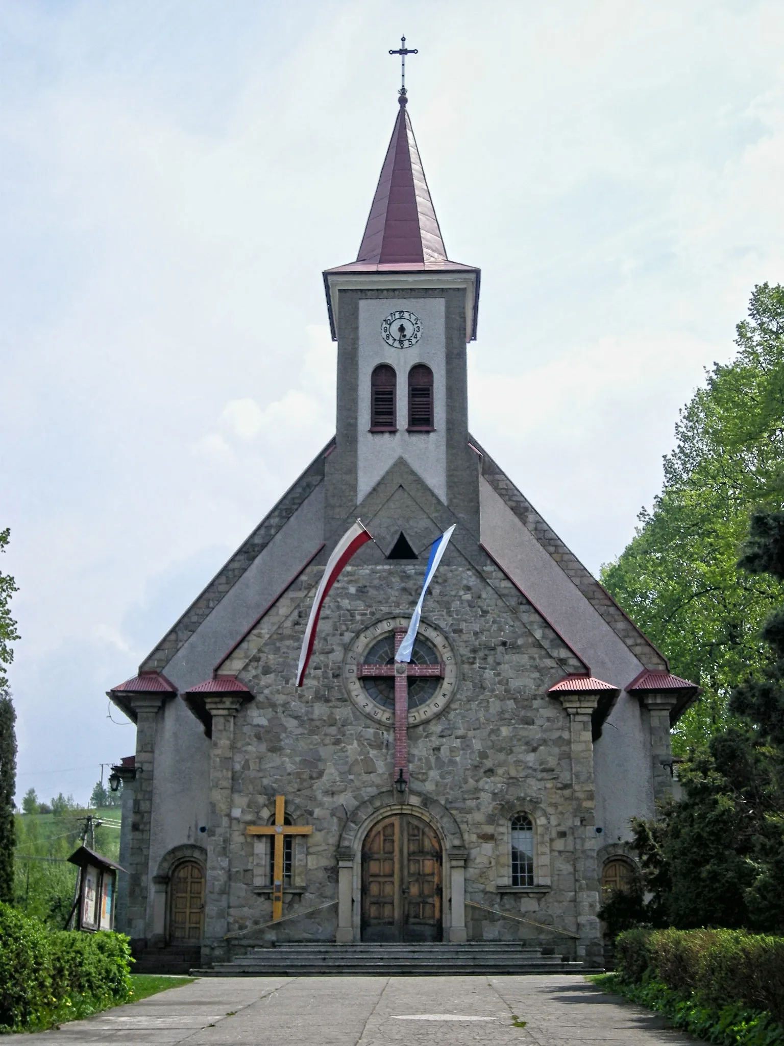 Photo showing: The church in Targanice, Poland.