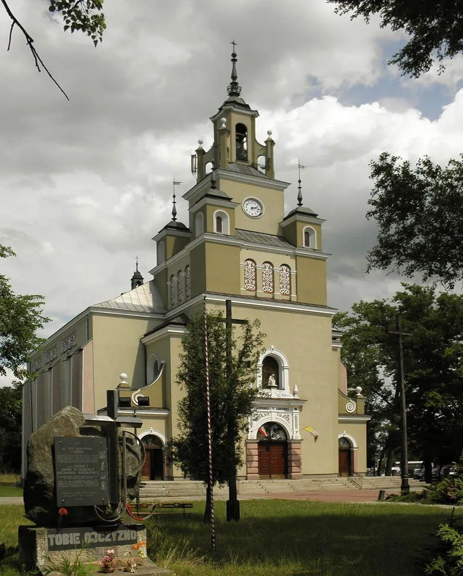 Photo showing: Kościół - widok z ul.Krakowskiej.