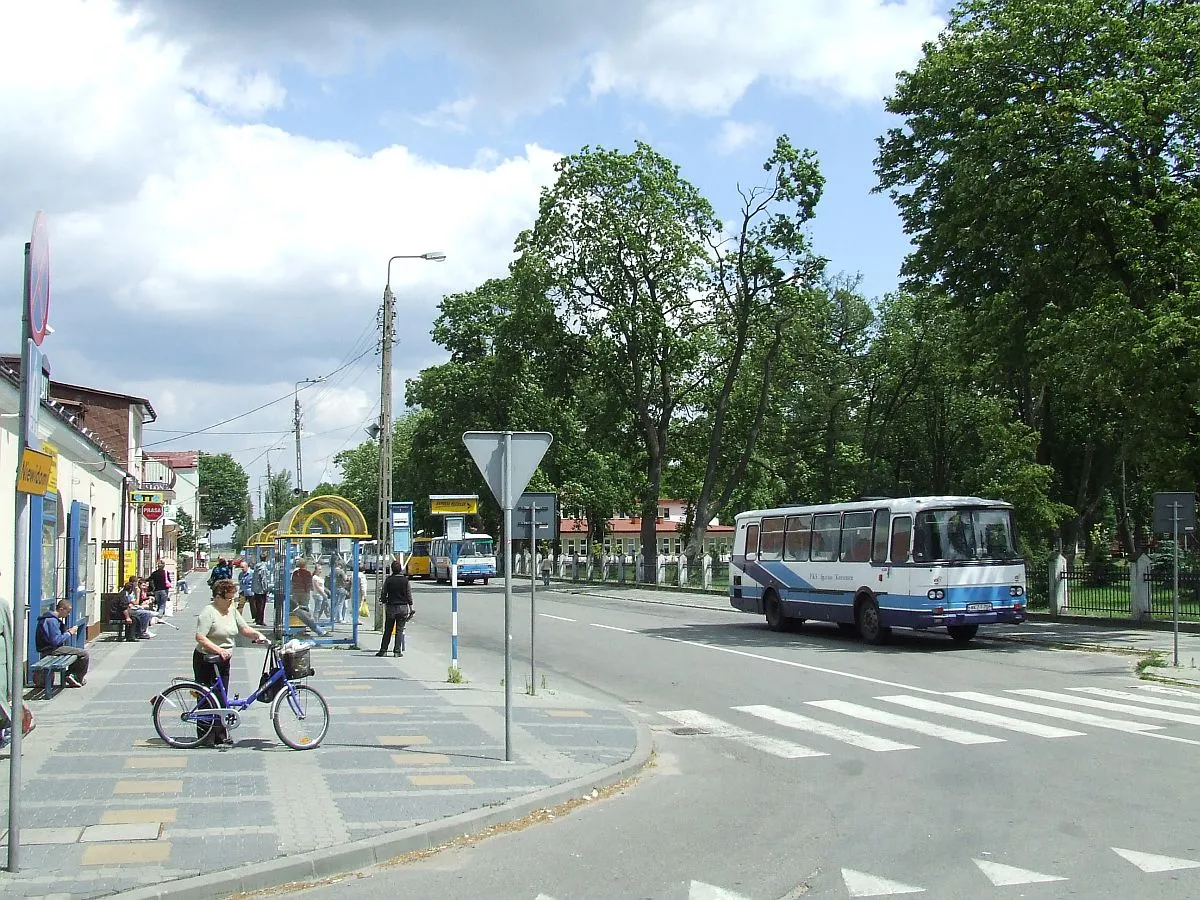 Photo showing: Kozienice, dworzec PKS przy rynku